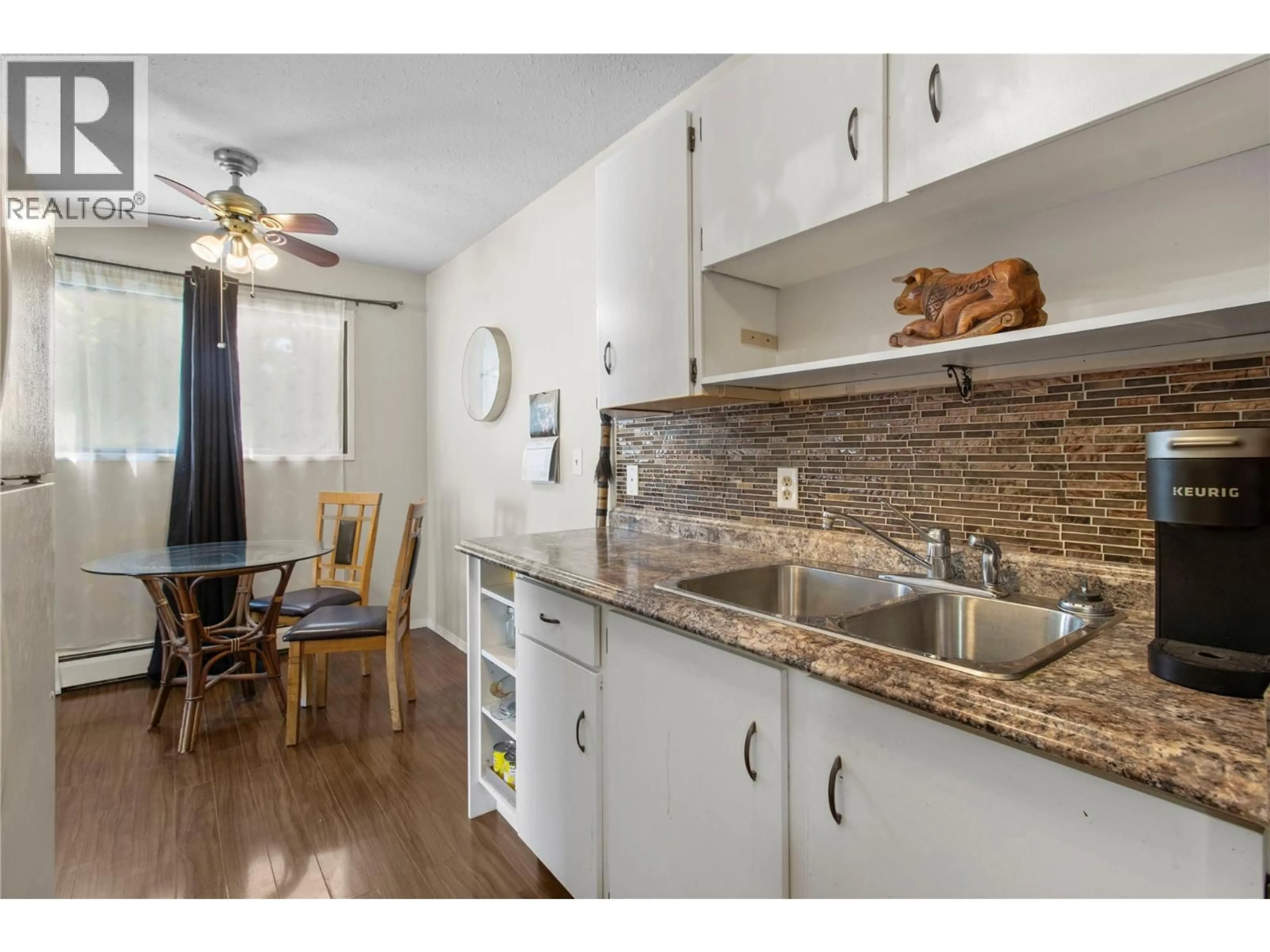 Standard kitchen, wood/laminate floor for 204 - 409 MAIN STREET, Sicamous British Columbia V0E2V0