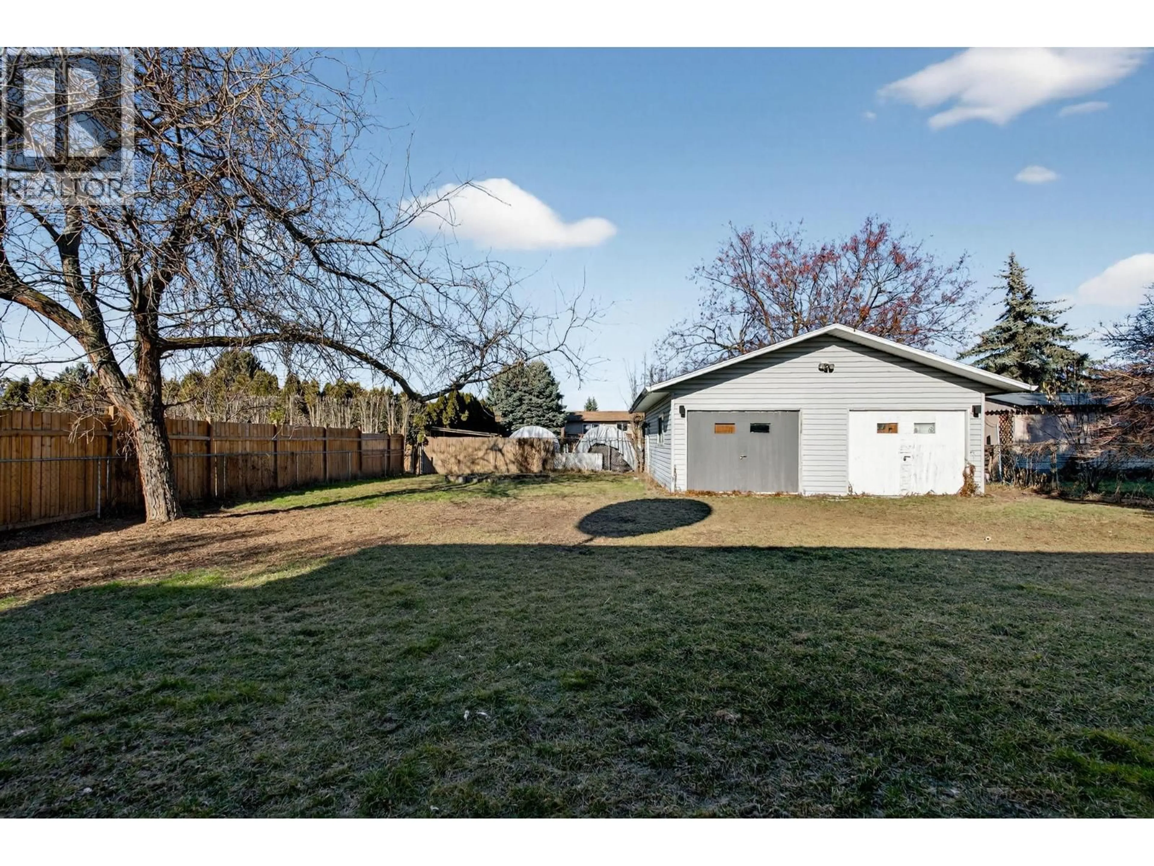 A pic from outside/outdoor area/front of a property/back of a property/a pic from drone, street for 290 PEARSON ROAD, Kelowna British Columbia V1X2L6