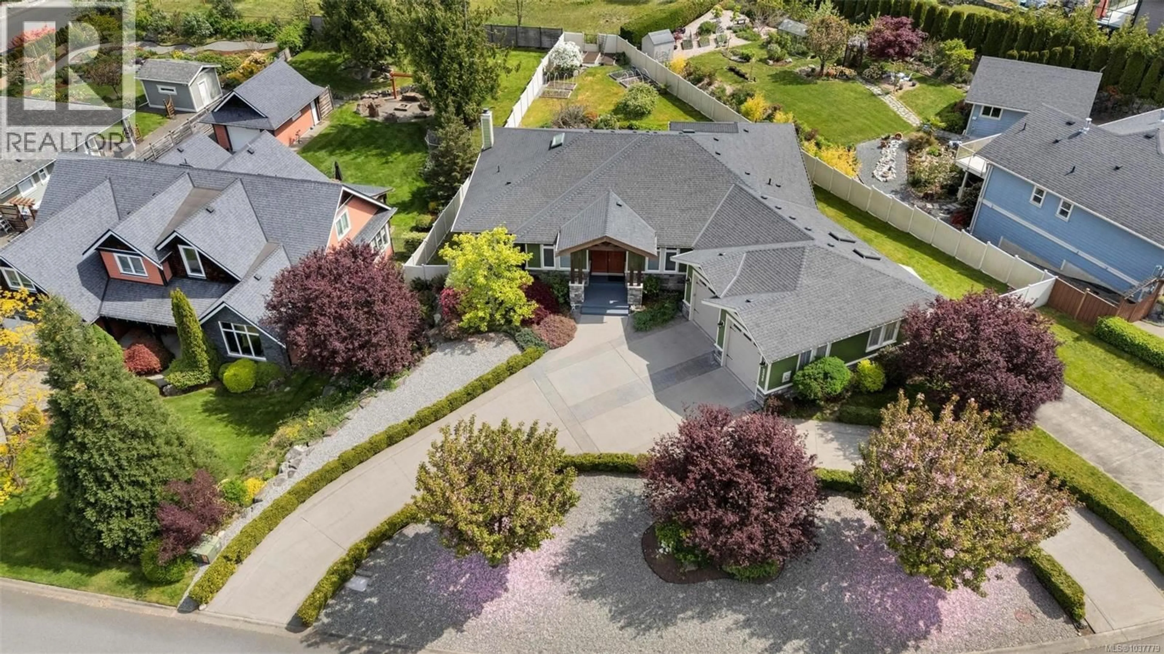 A pic from outside/outdoor area/front of a property/back of a property/a pic from drone, street for 2348 COOPERS HAWK RISE, Mill Bay British Columbia V8H1H7