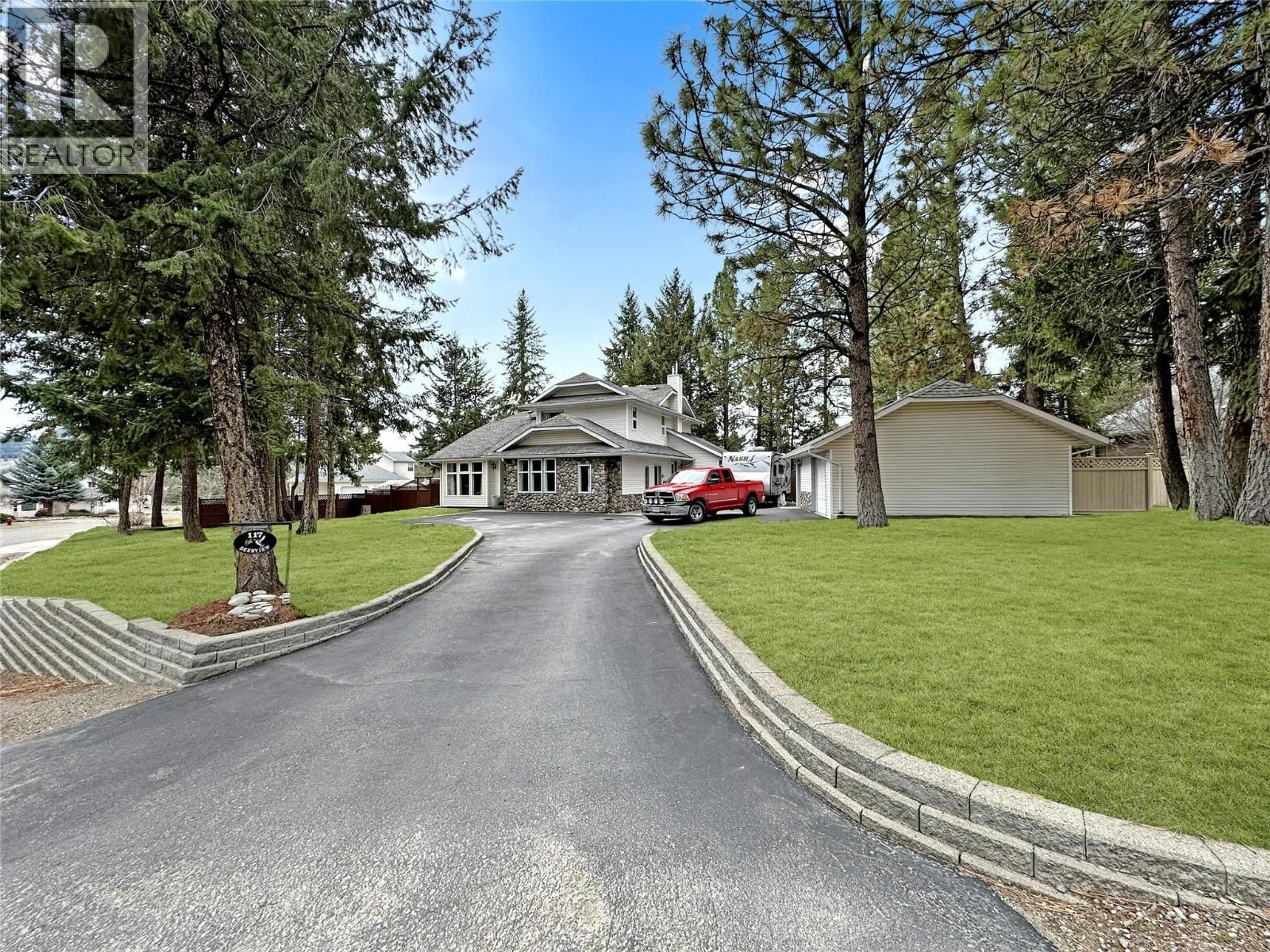 A pic from outside/outdoor area/front of a property/back of a property/a pic from drone, street for 117 DEERVIEW CRESCENT, Princeton British Columbia V0X1W0