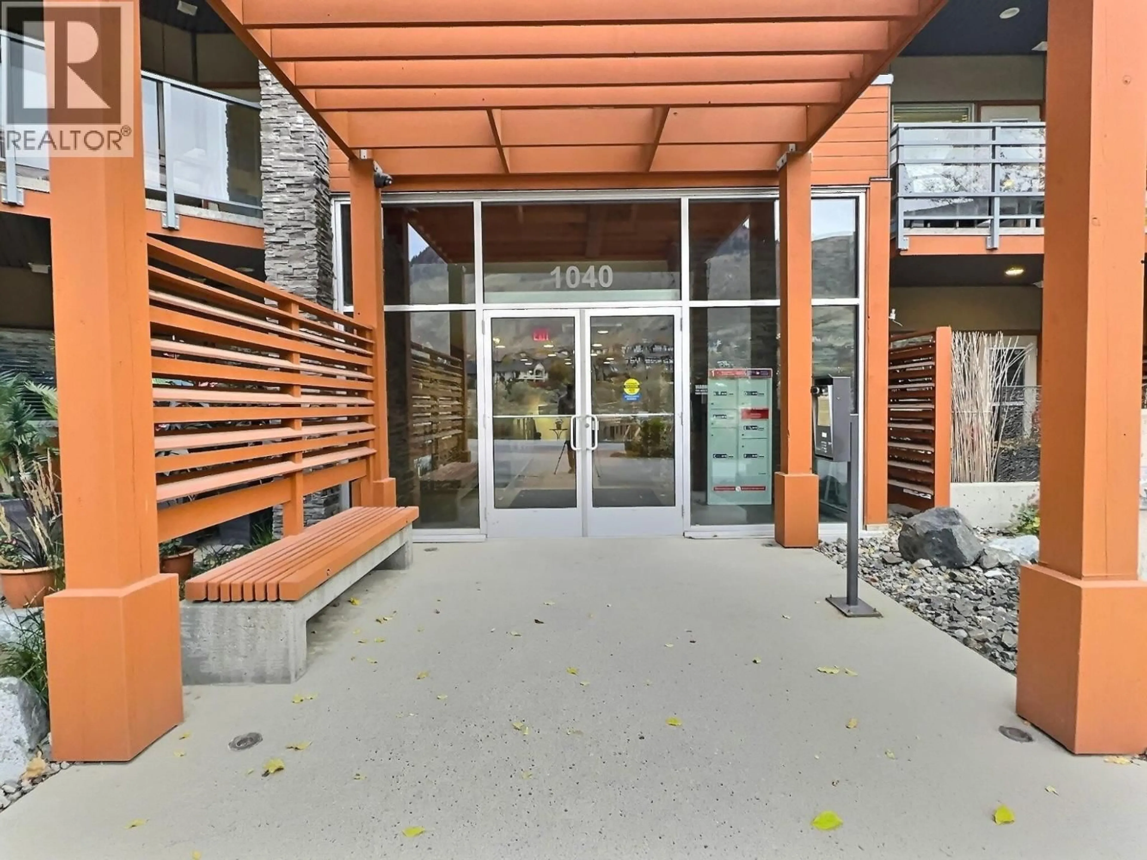 Indoor foyer for 3222 - 1040 TALASA COURT, Kamloops British Columbia V2H0C4