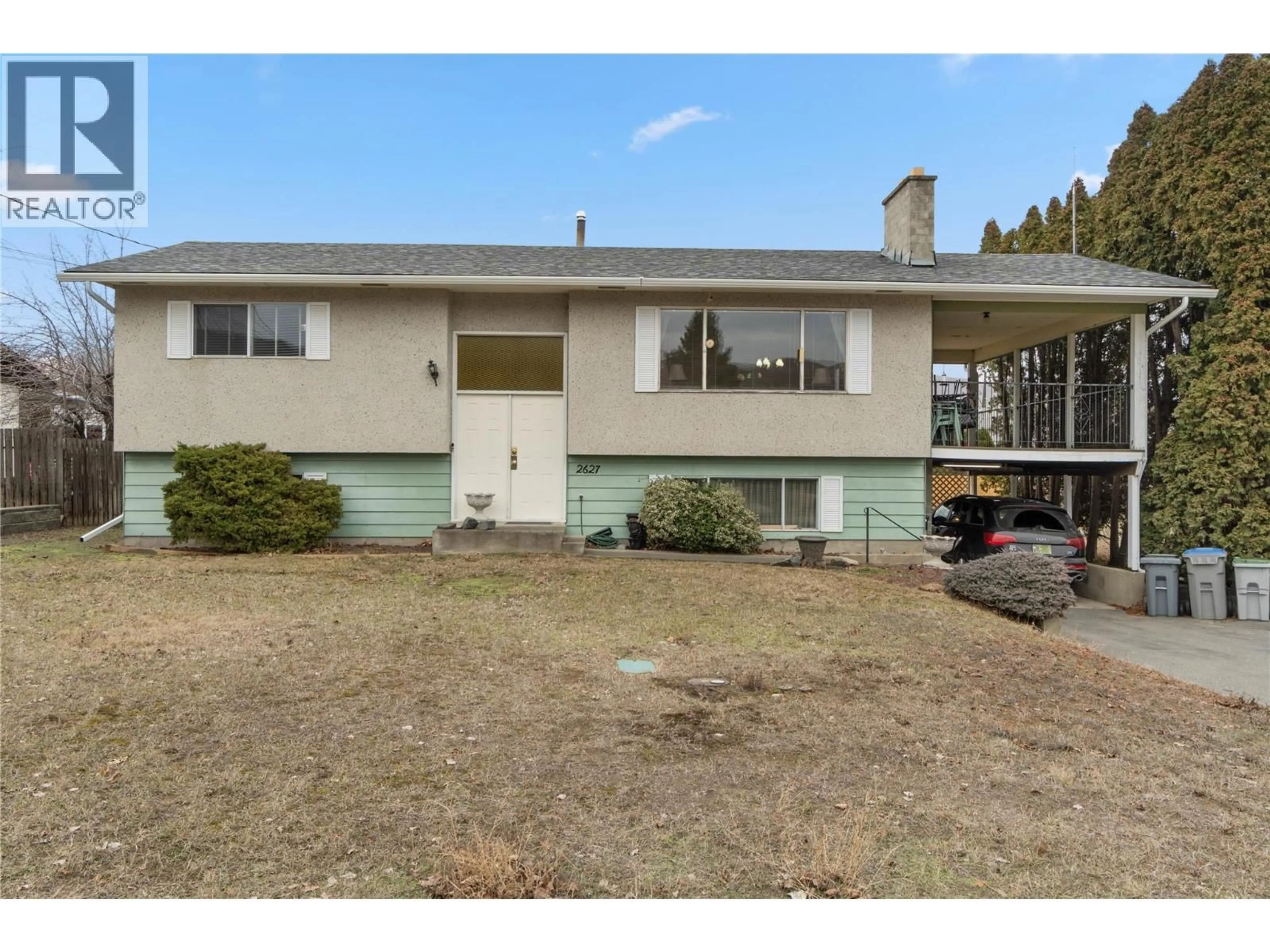 A pic from outside/outdoor area/front of a property/back of a property/a pic from drone, unknown for 2627 GREENFIELD AVENUE, Kamloops British Columbia V2B4P9
