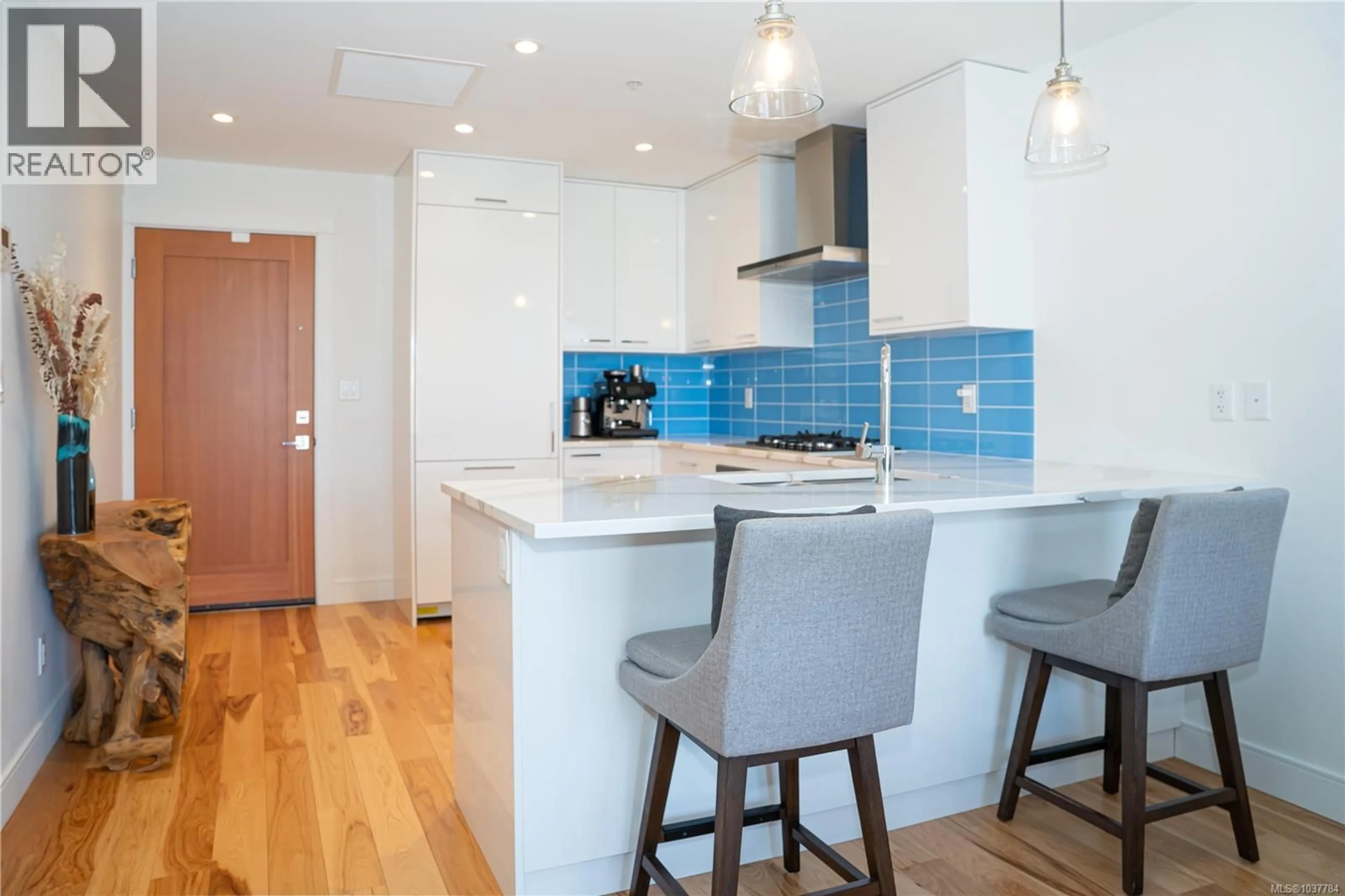Contemporary kitchen, unknown for 408 - 916 LYALL STREET, Esquimalt British Columbia V9A5E6