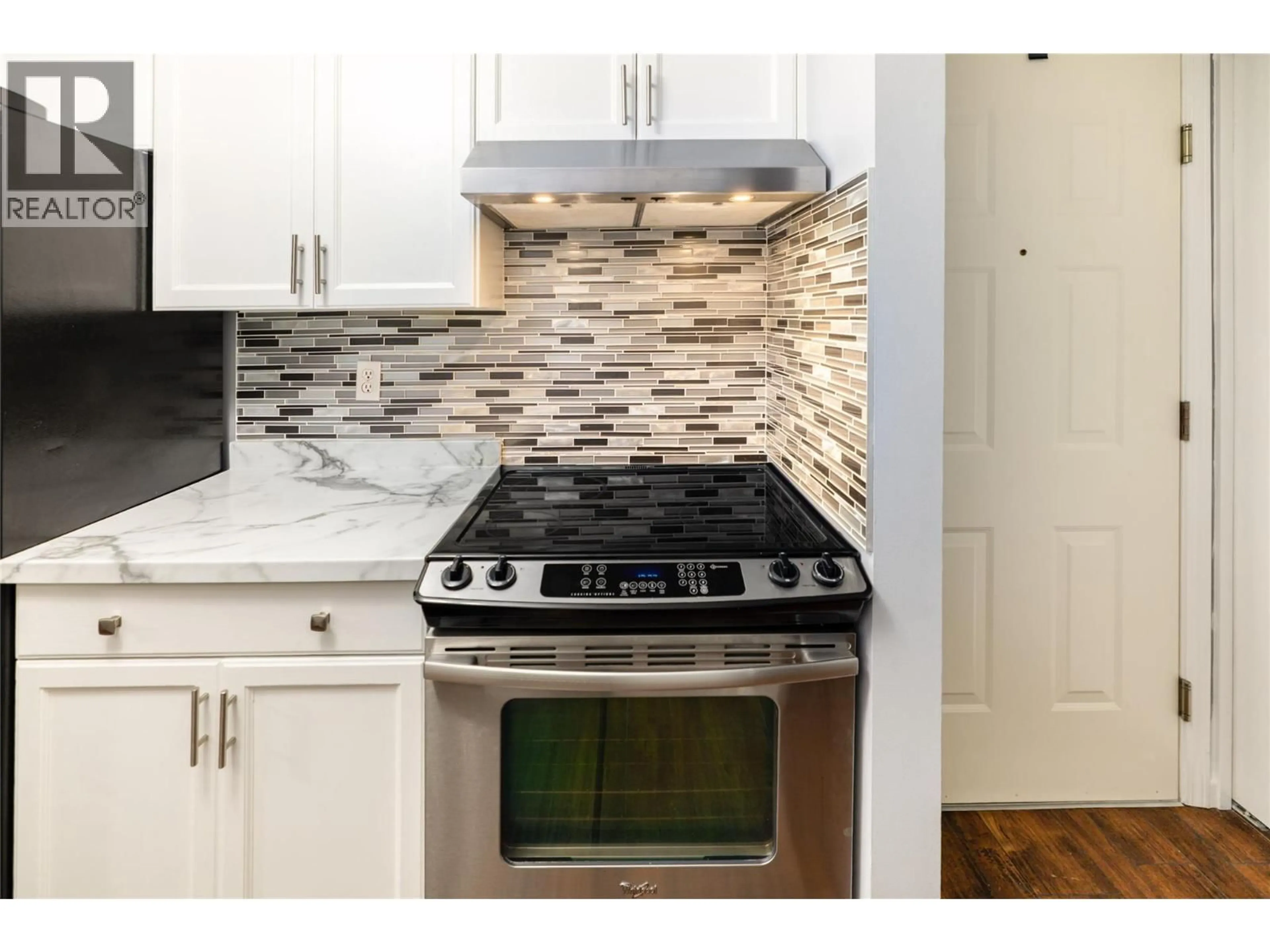 Unknown for 404 - 3155 DE MONTREUIL COURT, Kelowna British Columbia V1W3W1