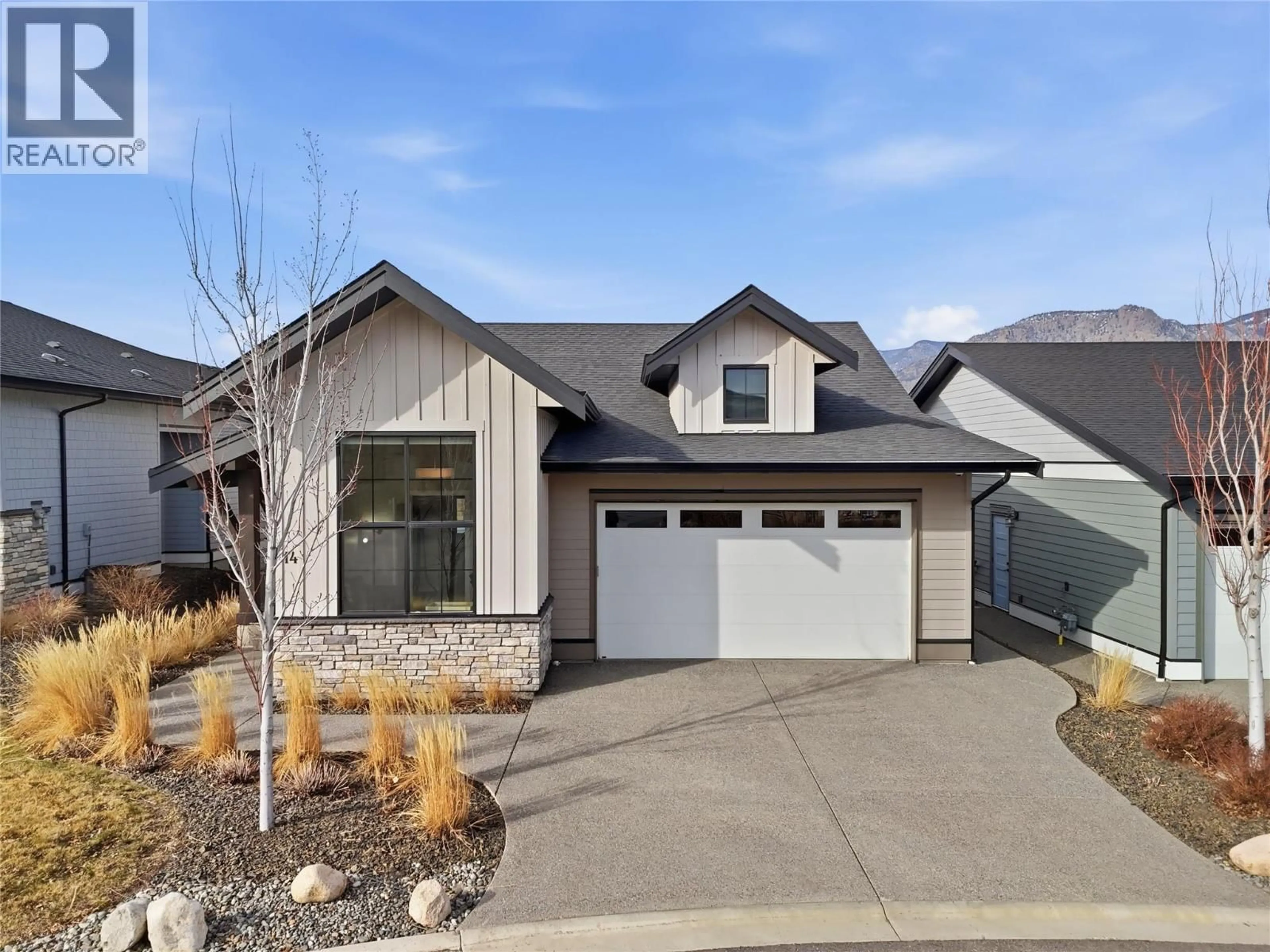 Home with vinyl exterior material, street for 14 - 260 RUE CHEVAL NOIR OTHER, Kamloops British Columbia V1S0G3