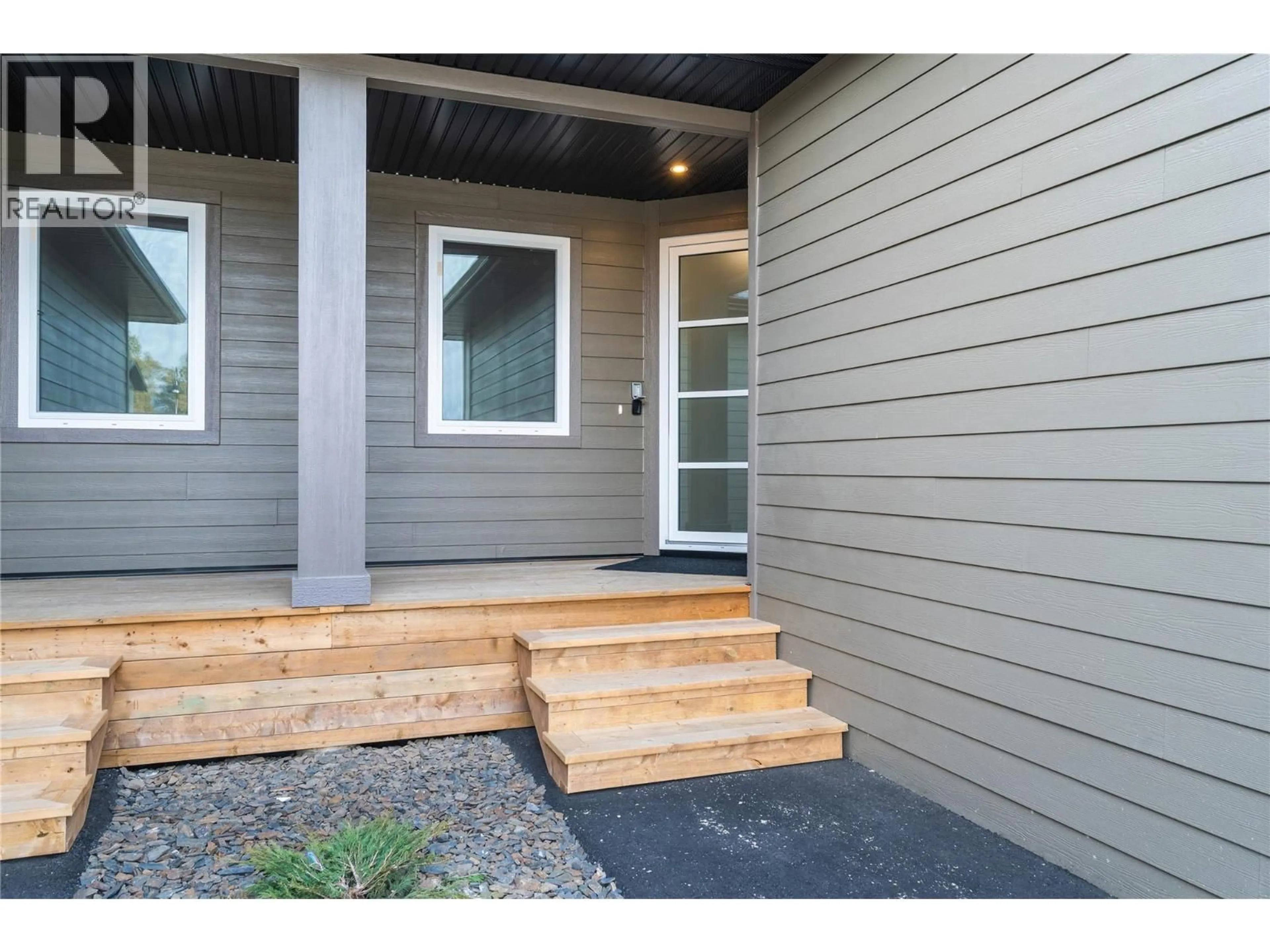 Indoor entryway for 726 ST MARY RIVER DRIVE, Kimberley British Columbia V1A3J4
