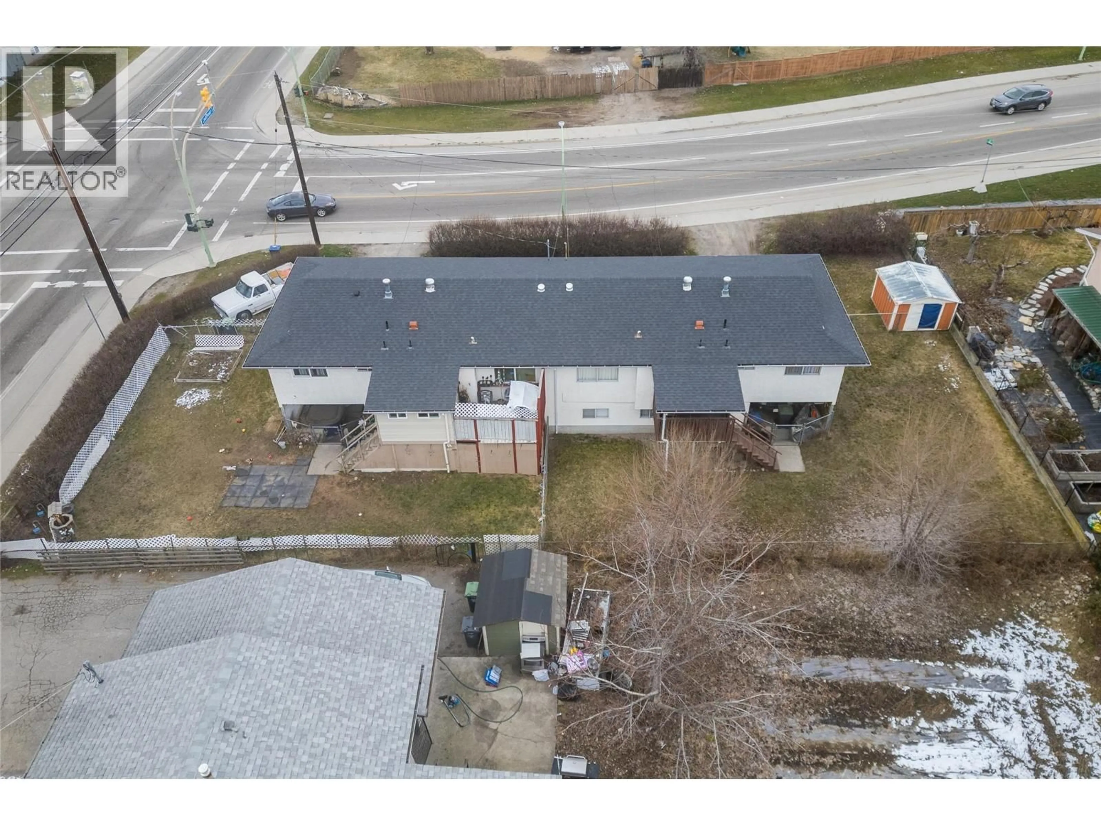 A pic from outside/outdoor area/front of a property/back of a property/a pic from drone, street for 530-540 HOLLYWOOD ROAD NORTH, Kelowna British Columbia V1X6J5