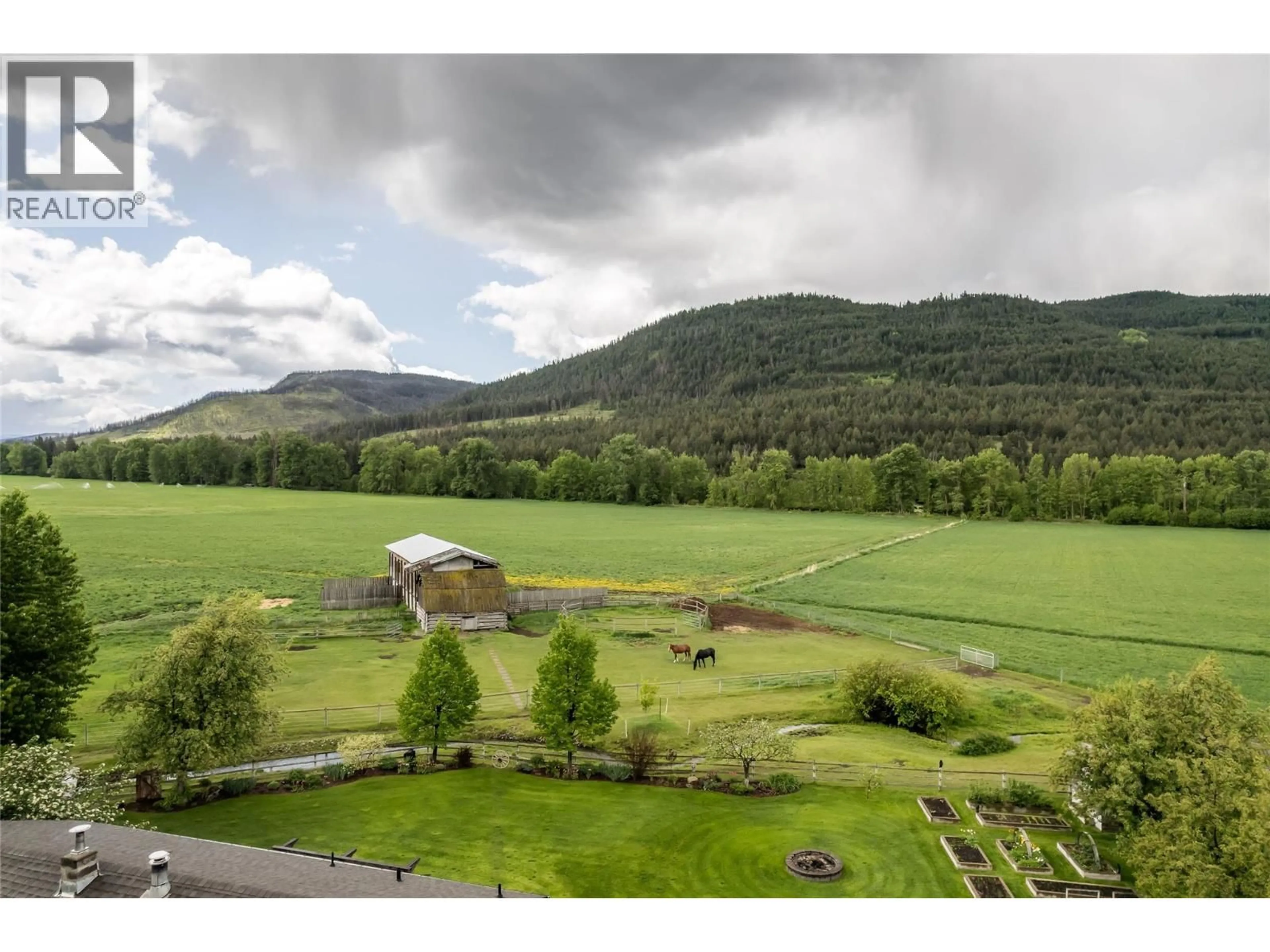 A pic from outside/outdoor area/front of a property/back of a property/a pic from drone, mountain view for 3602 KAMLOOPS VERNON HIGHWAY, Monte Lake British Columbia V0E2N0