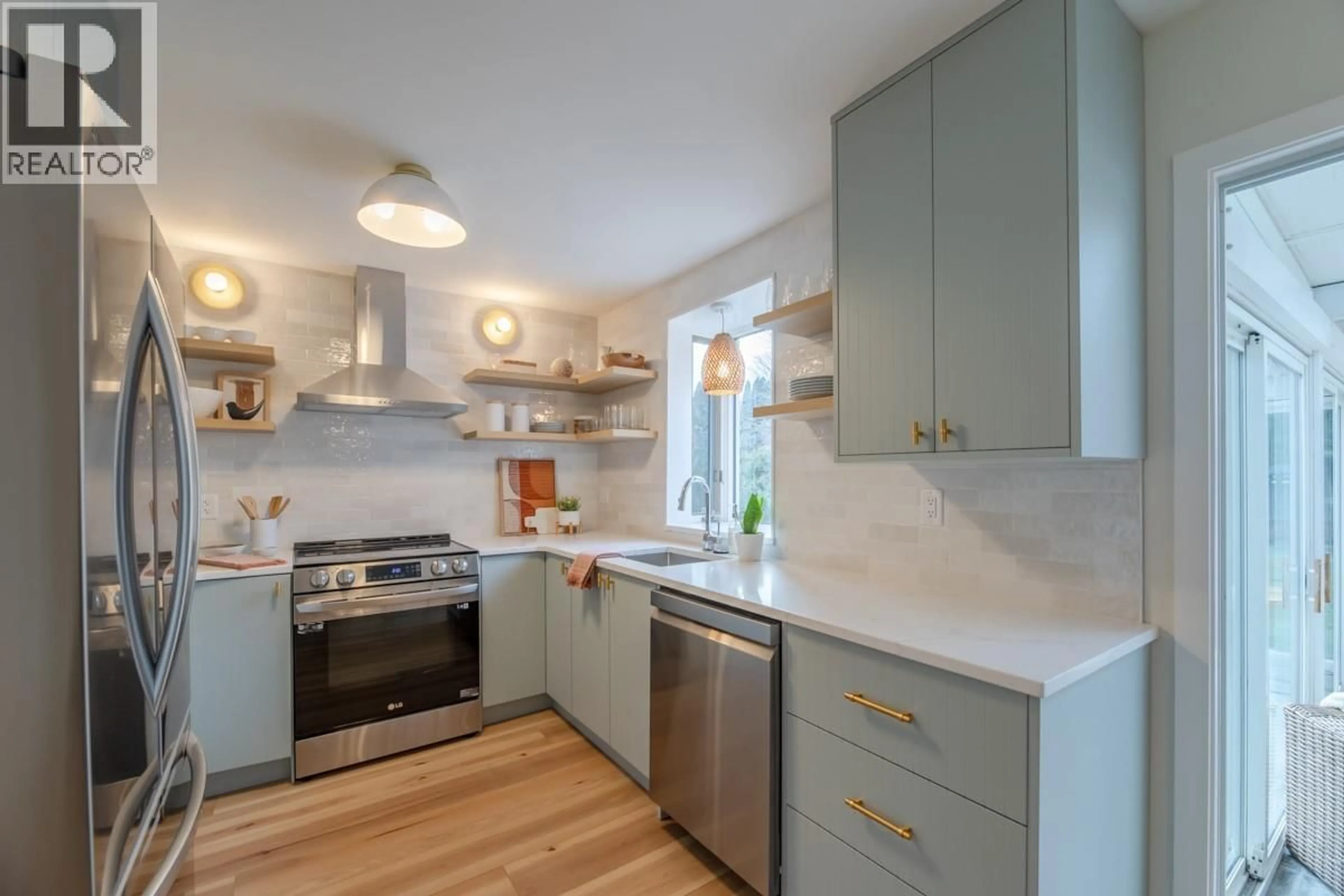 Contemporary kitchen, unknown for 5214 NIXON ROAD, Summerland British Columbia V0H1Z9