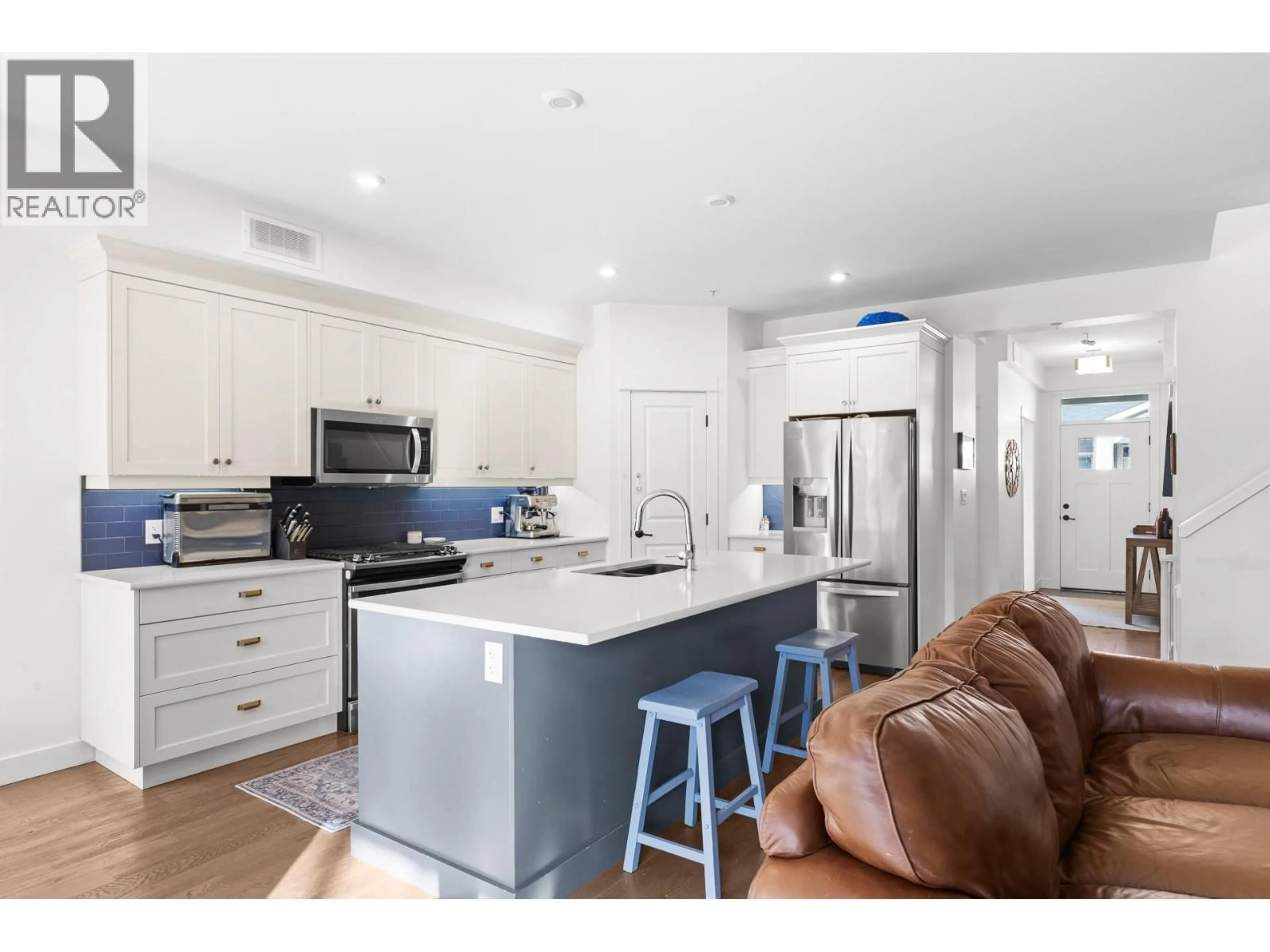 Open concept kitchen, ceramic/tile floor for 401 - 9563 JENSEN ROAD, Lake Country British Columbia V4V1S6