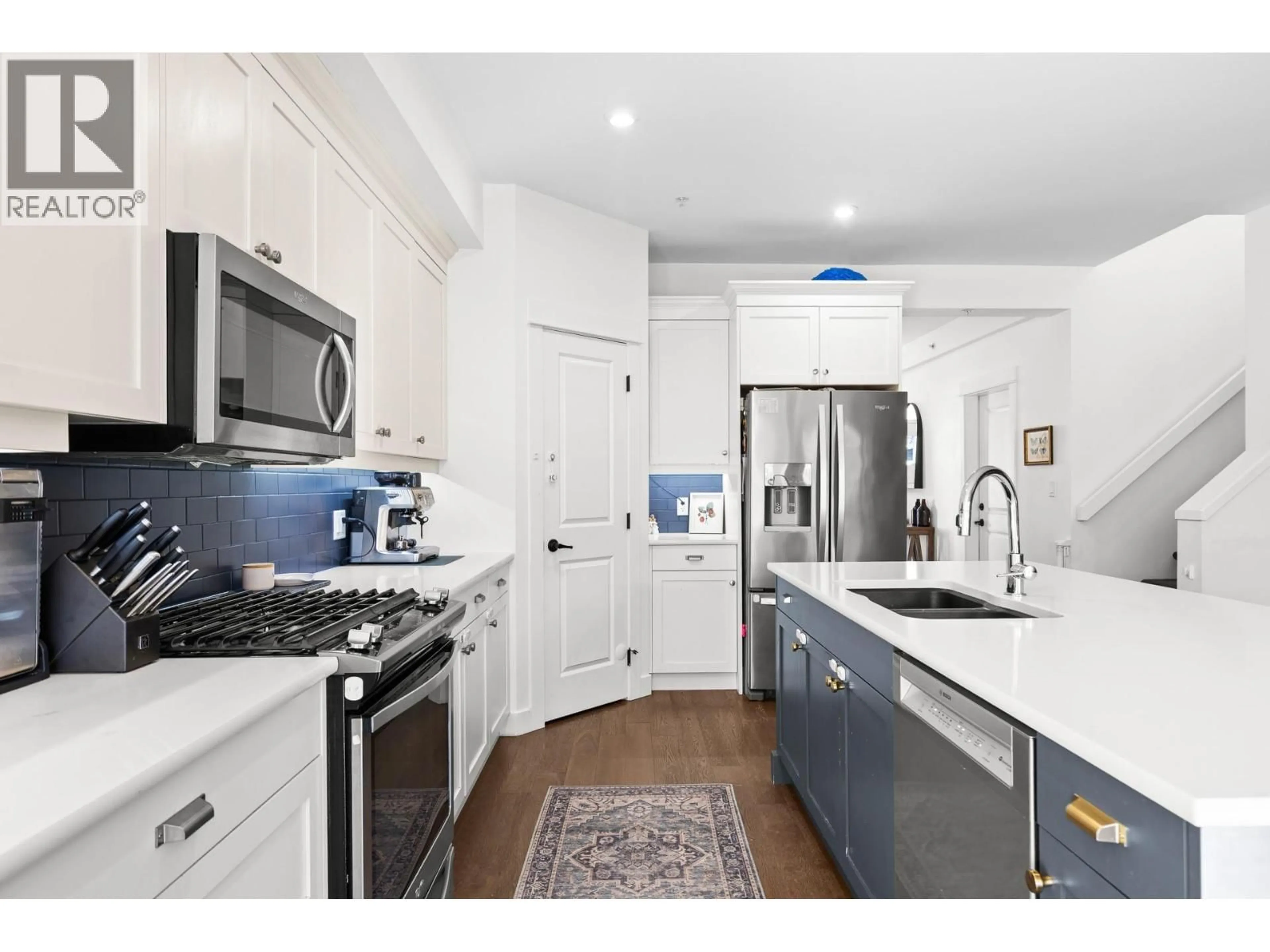 Open concept kitchen, ceramic/tile floor for 401 - 9563 JENSEN ROAD, Lake Country British Columbia V4V1S6