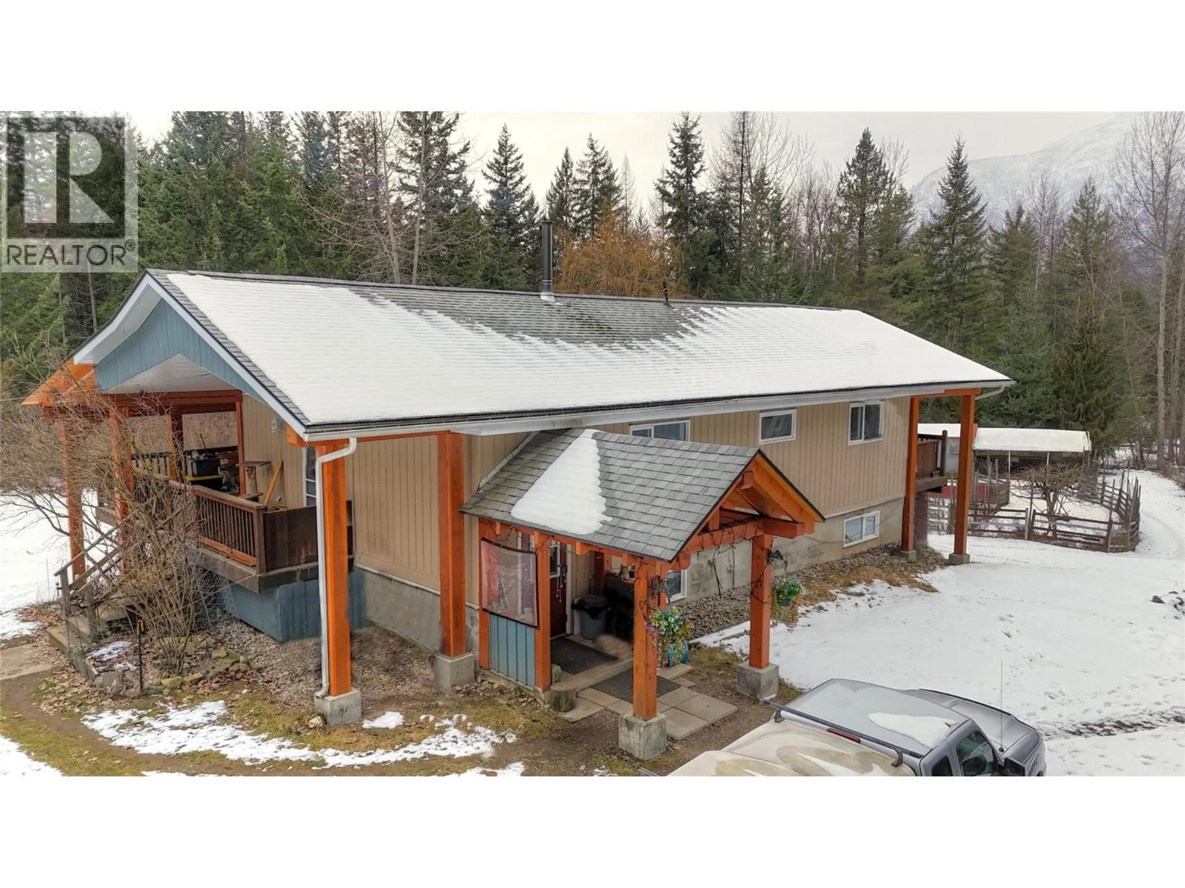 A pic from outside/outdoor area/front of a property/back of a property/a pic from drone, building for 120 BURTON CROSS ROAD, Burton British Columbia V0G1R0