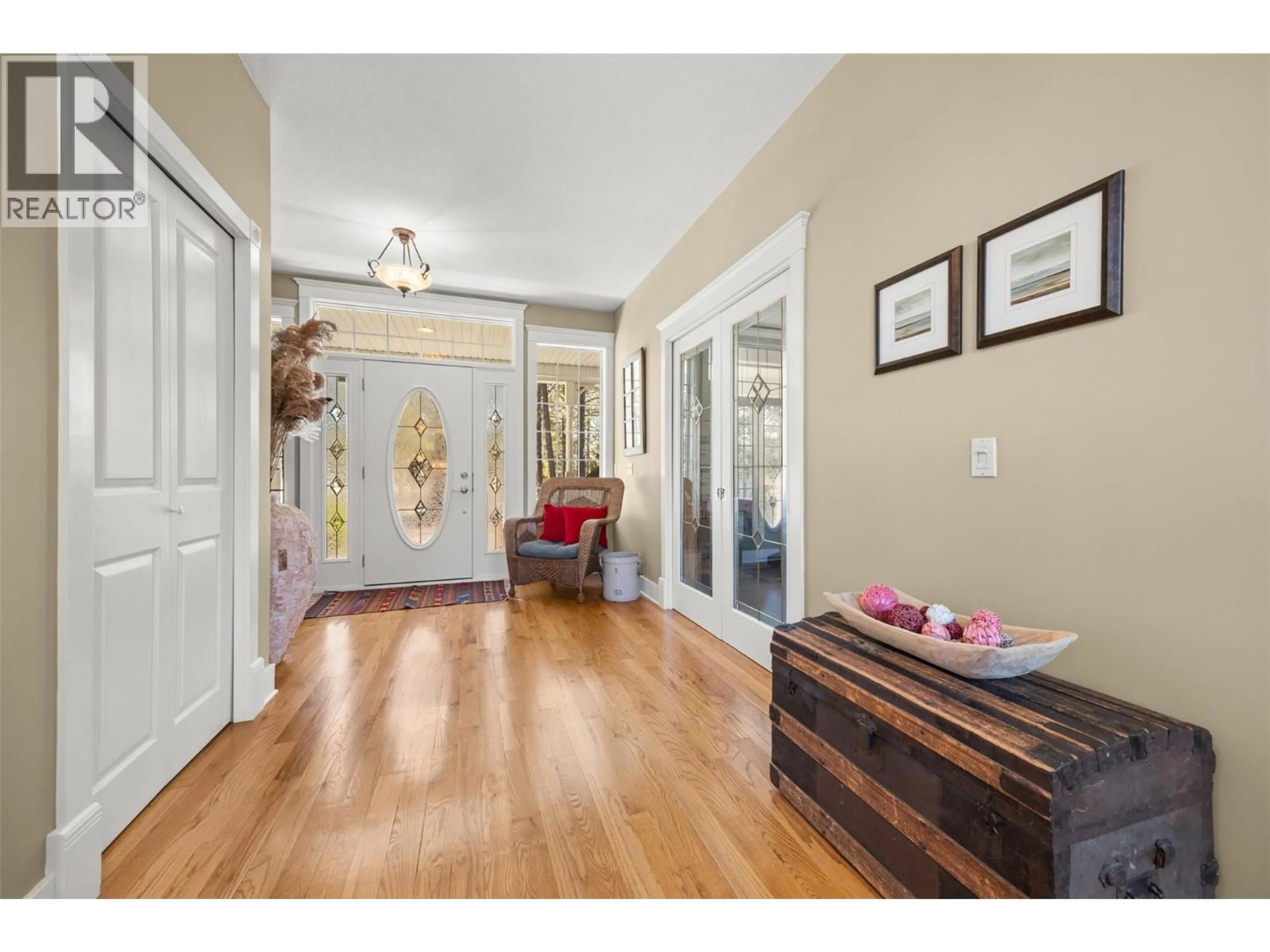 Indoor entryway for 4952 STAR PLACE, Peachland British Columbia V0H1X2