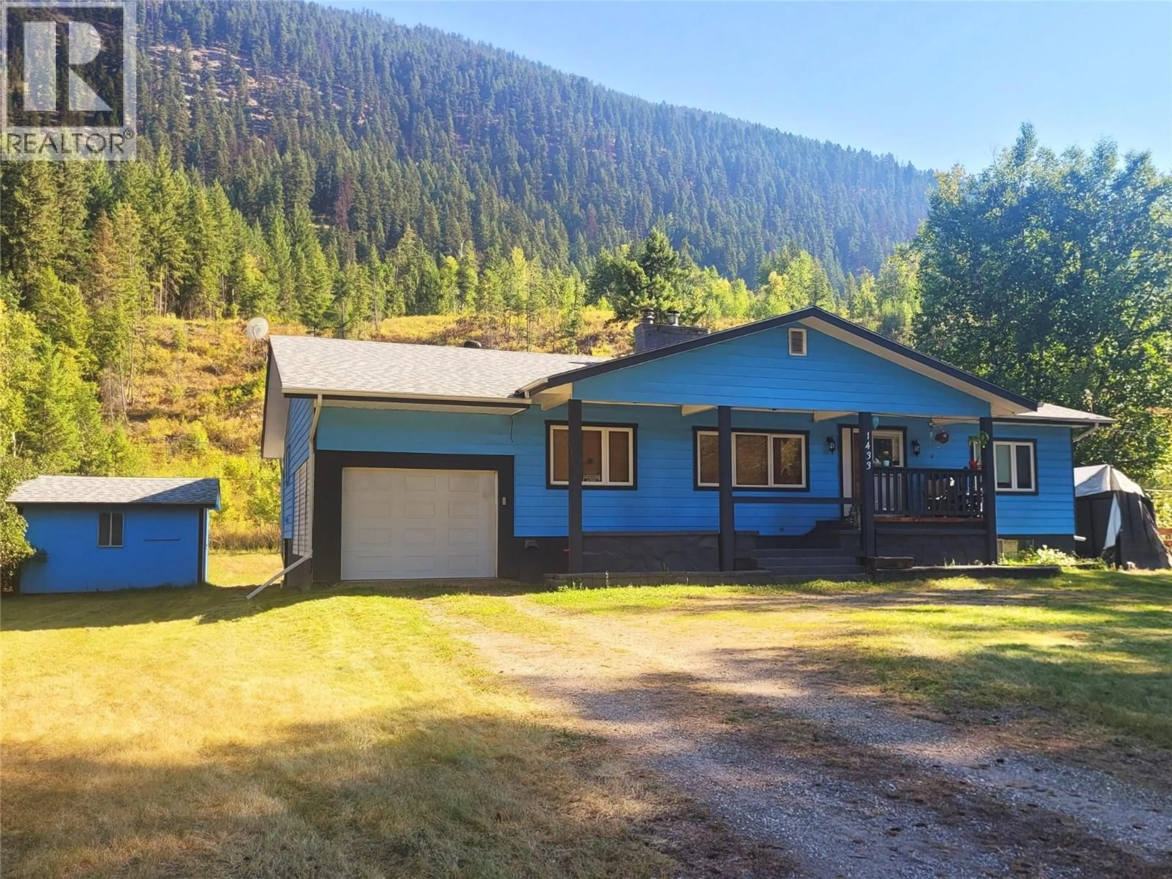 A pic from outside/outdoor area/front of a property/back of a property/a pic from drone, mountain view for 1433 DAVY ROAD, Clearwater British Columbia V0E1N1