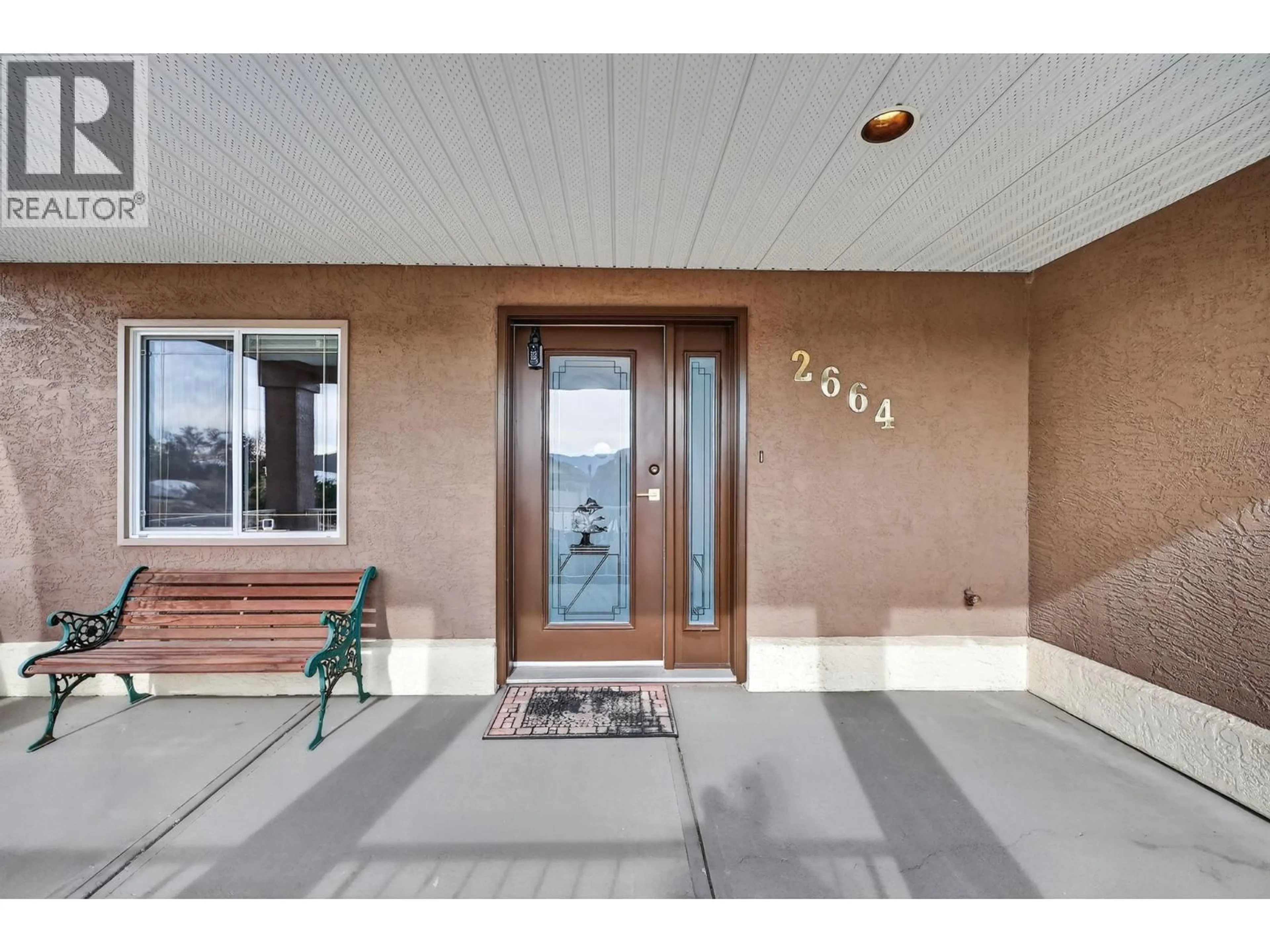 Indoor entryway for 2664 WILD HORSE DRIVE, West Kelowna British Columbia V4T2K8