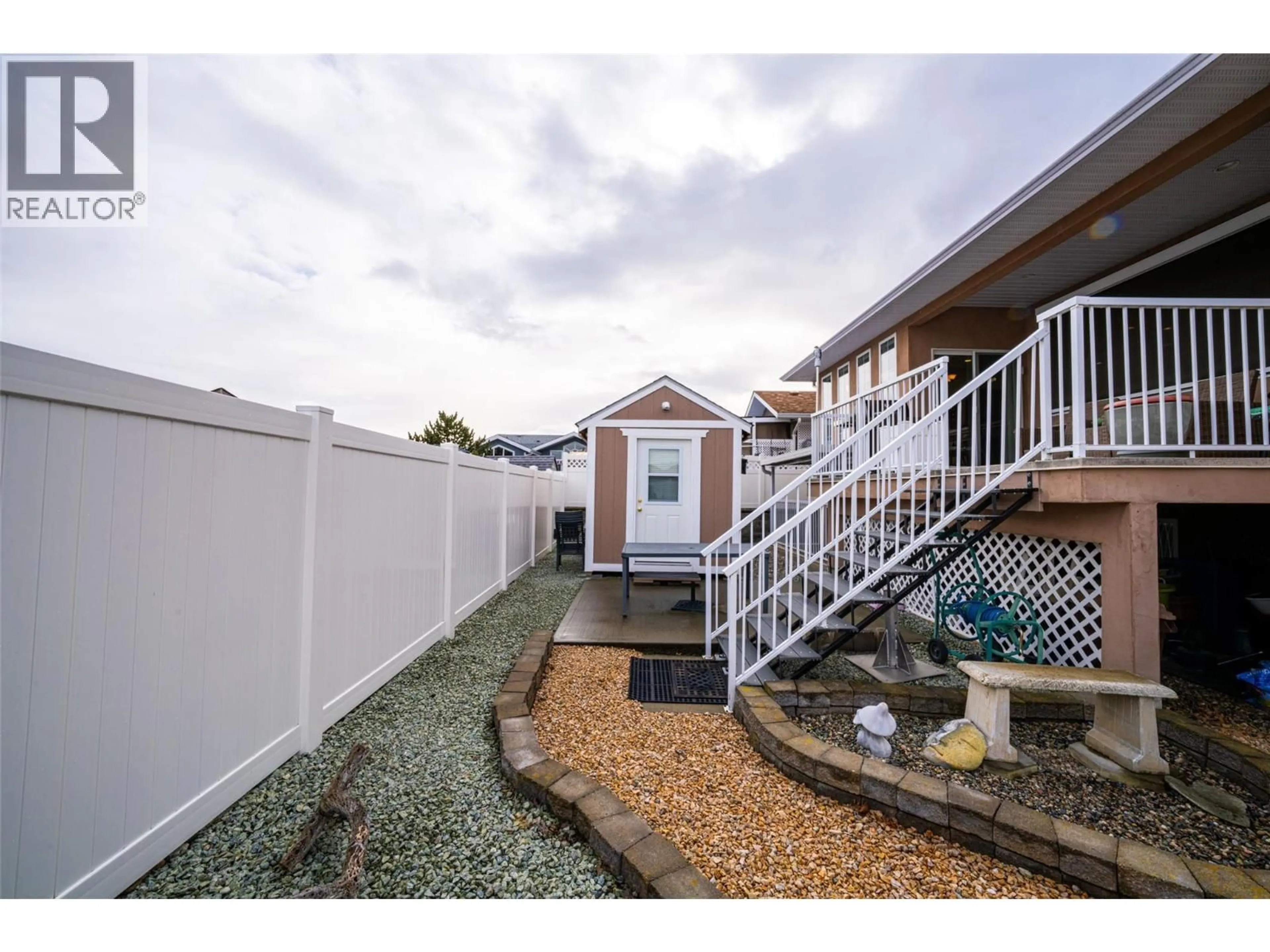 Patio, water/lake/river/ocean view for 6905 MOUNTAINVIEW DRIVE, Oliver British Columbia V0H1T4