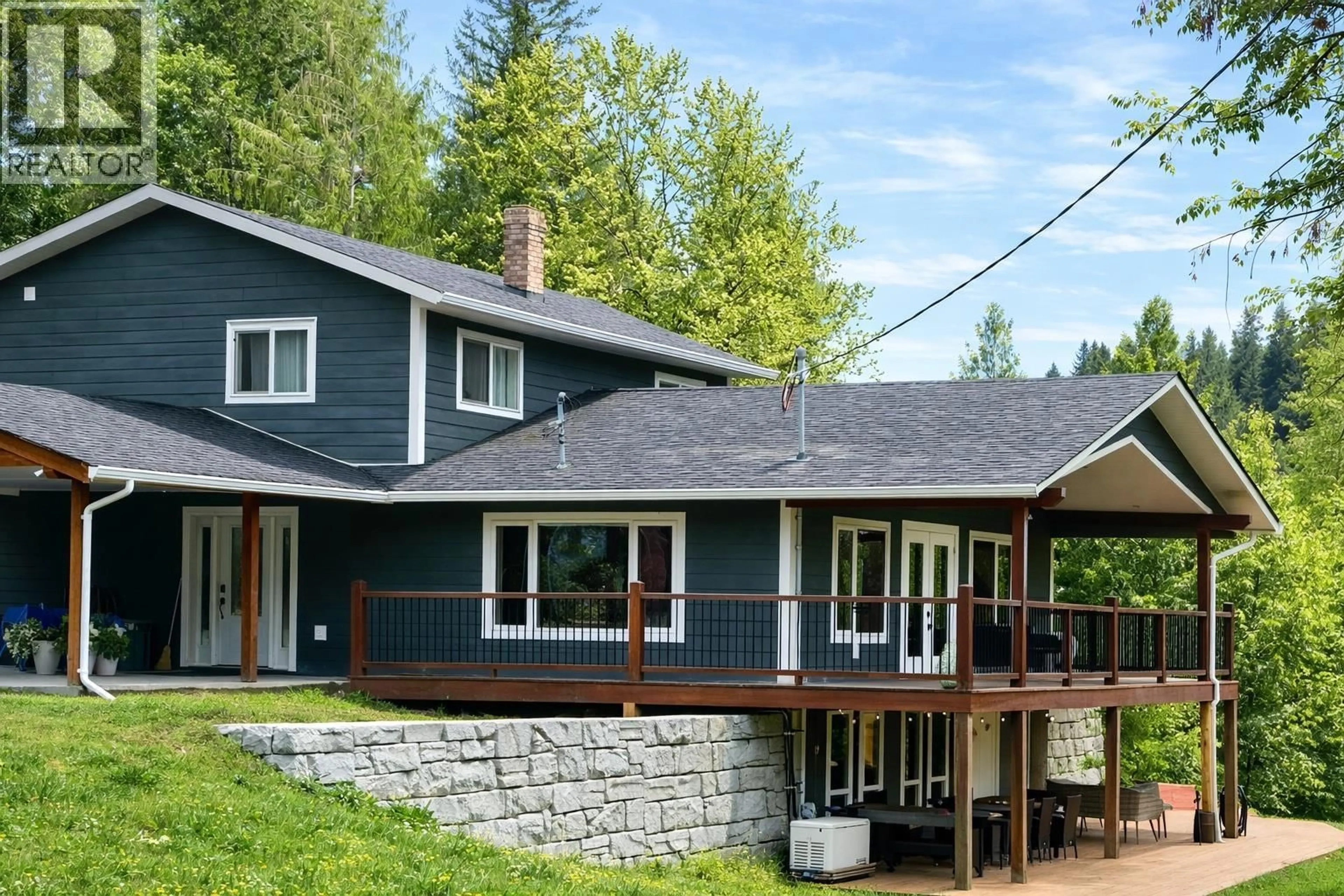 Home with vinyl exterior material, unknown for 187 SUGAR LAKE ROAD, Cherryville British Columbia V0E2G2