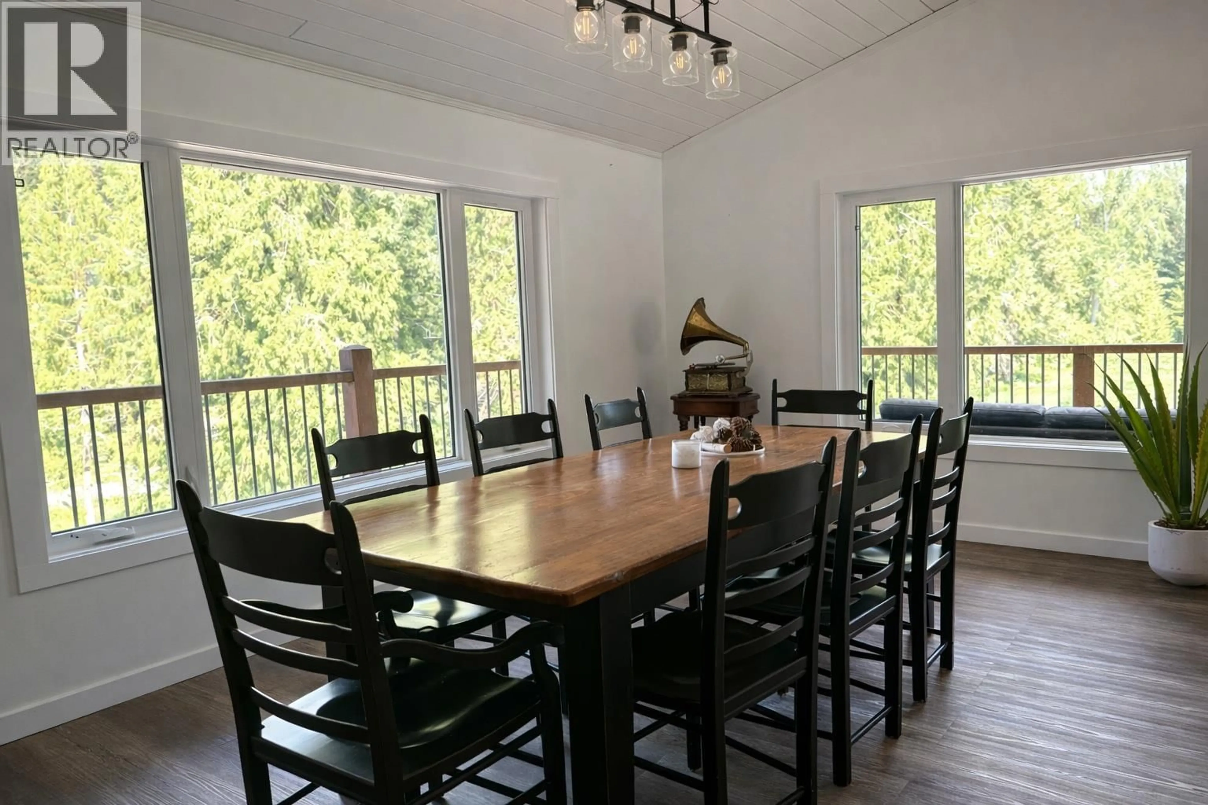 Dining room, wood/laminate floor for 187 SUGAR LAKE ROAD, Cherryville British Columbia V0E2G2