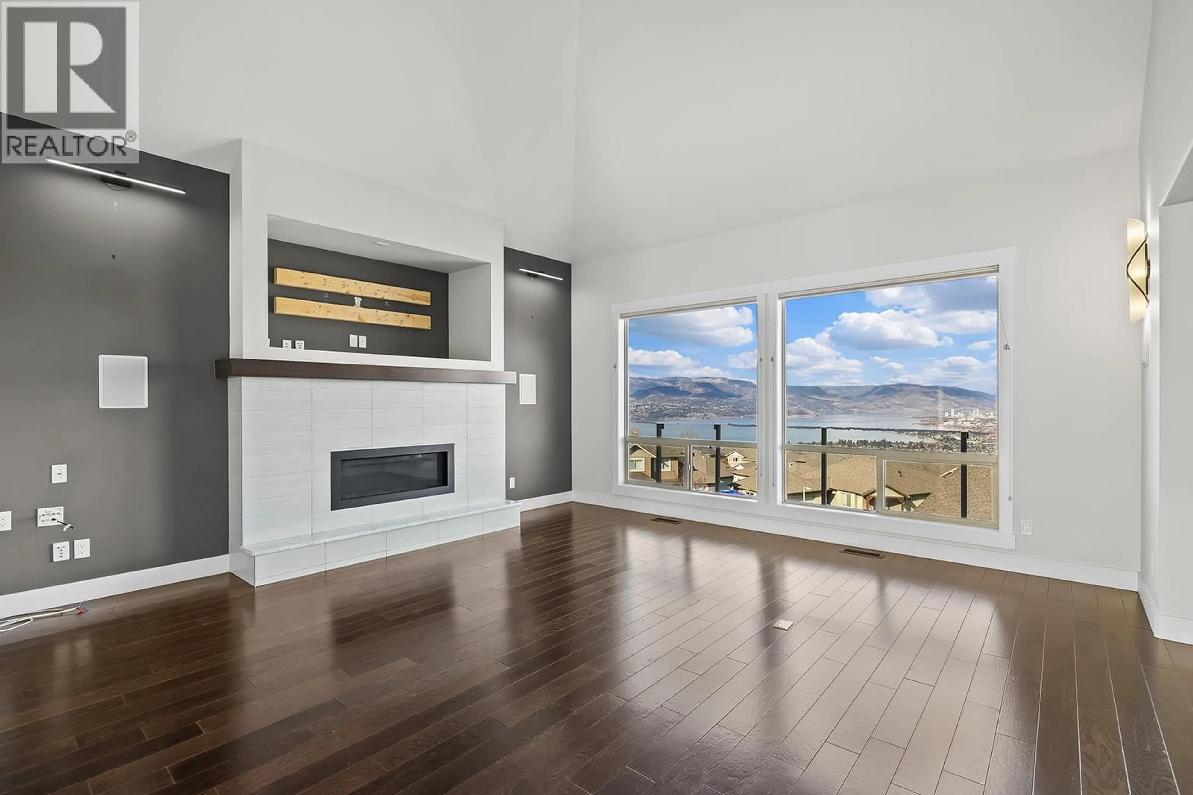 Living room with furniture, unknown for 772 KUIPERS CRESCENT, Kelowna British Columbia V1W5C9