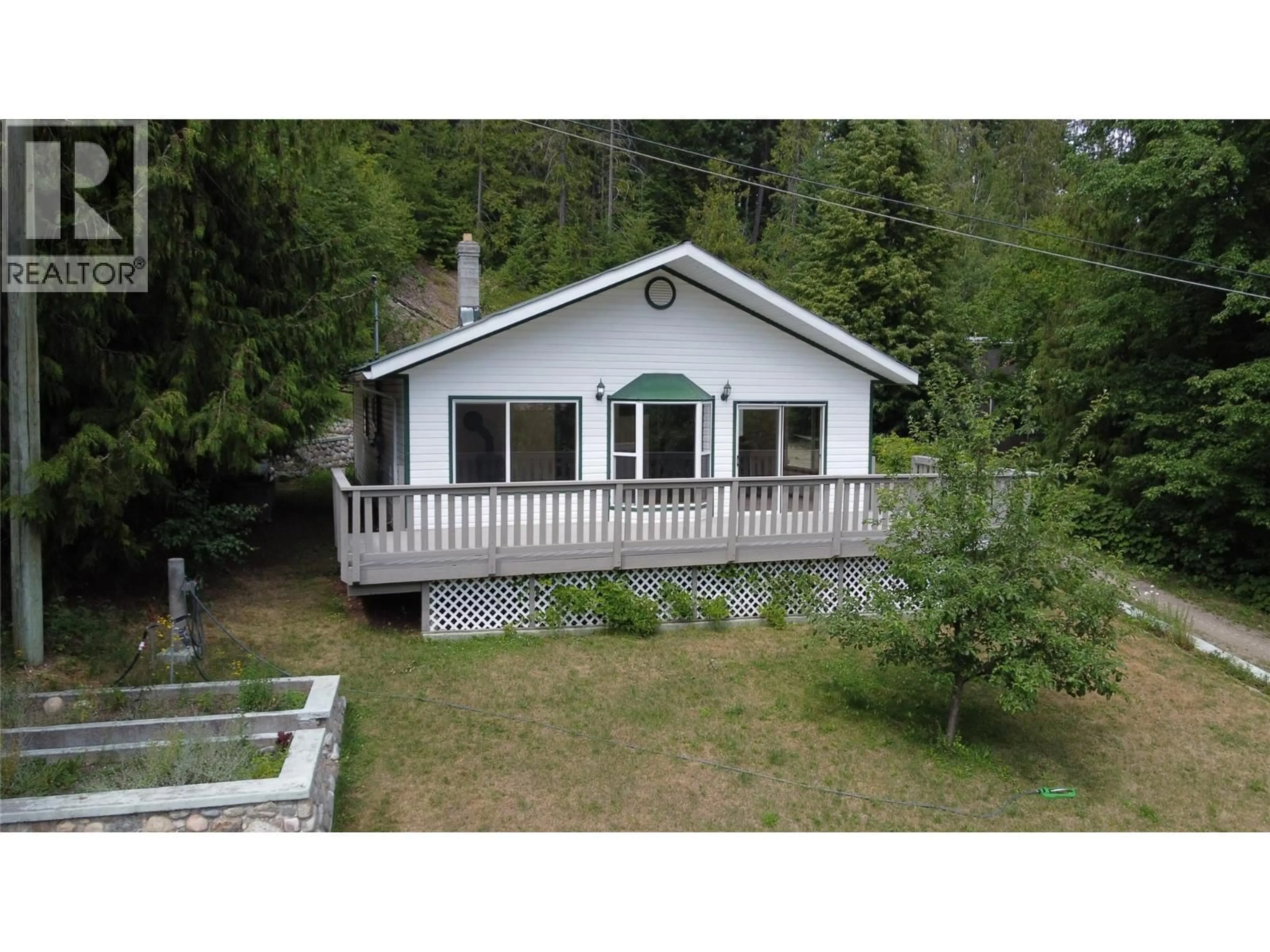 A pic from outside/outdoor area/front of a property/back of a property/a pic from drone, unknown for 8917 MEADOW STREET, Balfour British Columbia V0G1C0