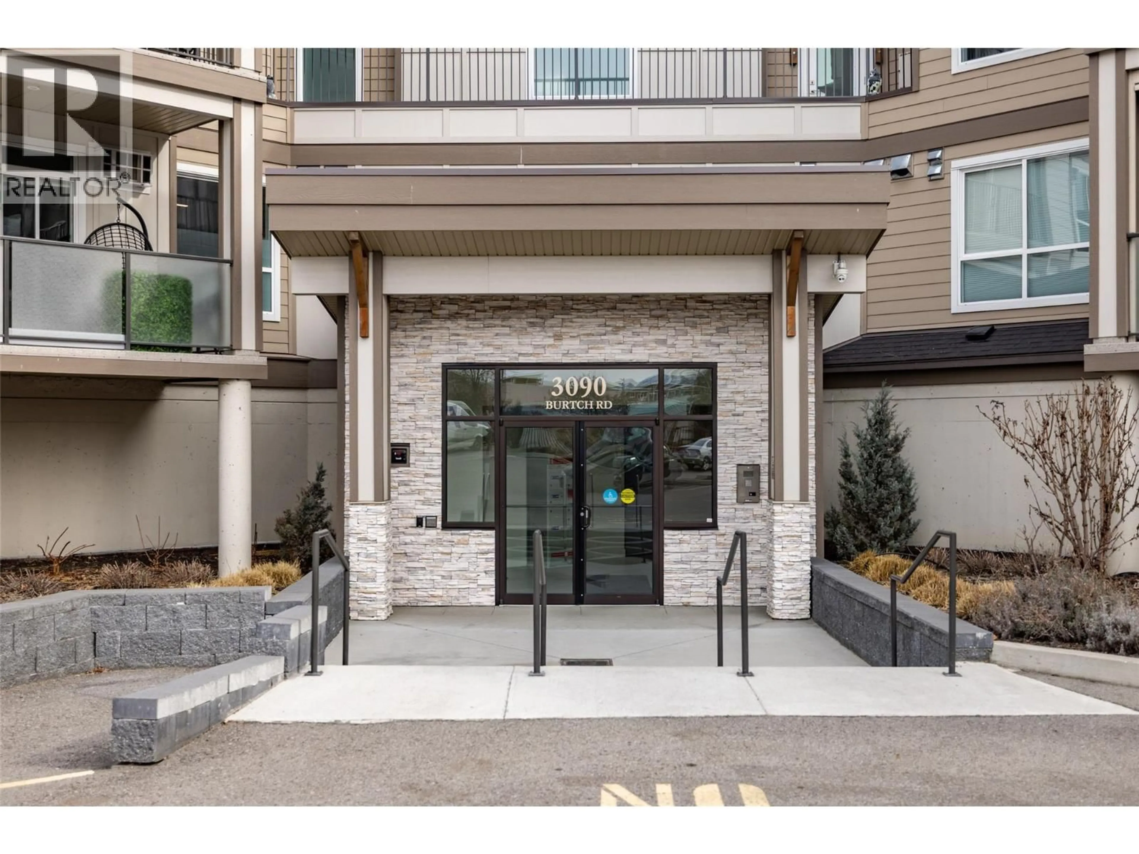 Indoor entryway for 311 - 3090 BURTCH ROAD, Kelowna British Columbia V1W5G9