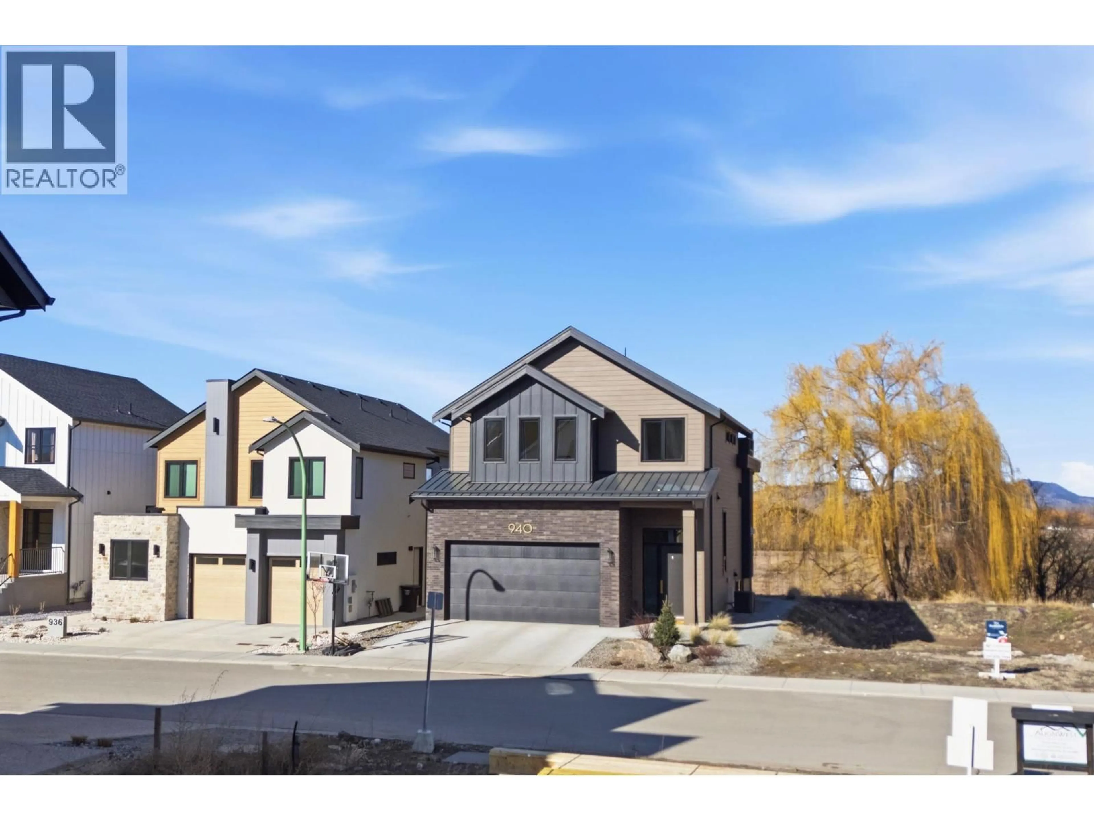 Unknown for 940 BULL CRESCENT, Kelowna British Columbia V1W4N2