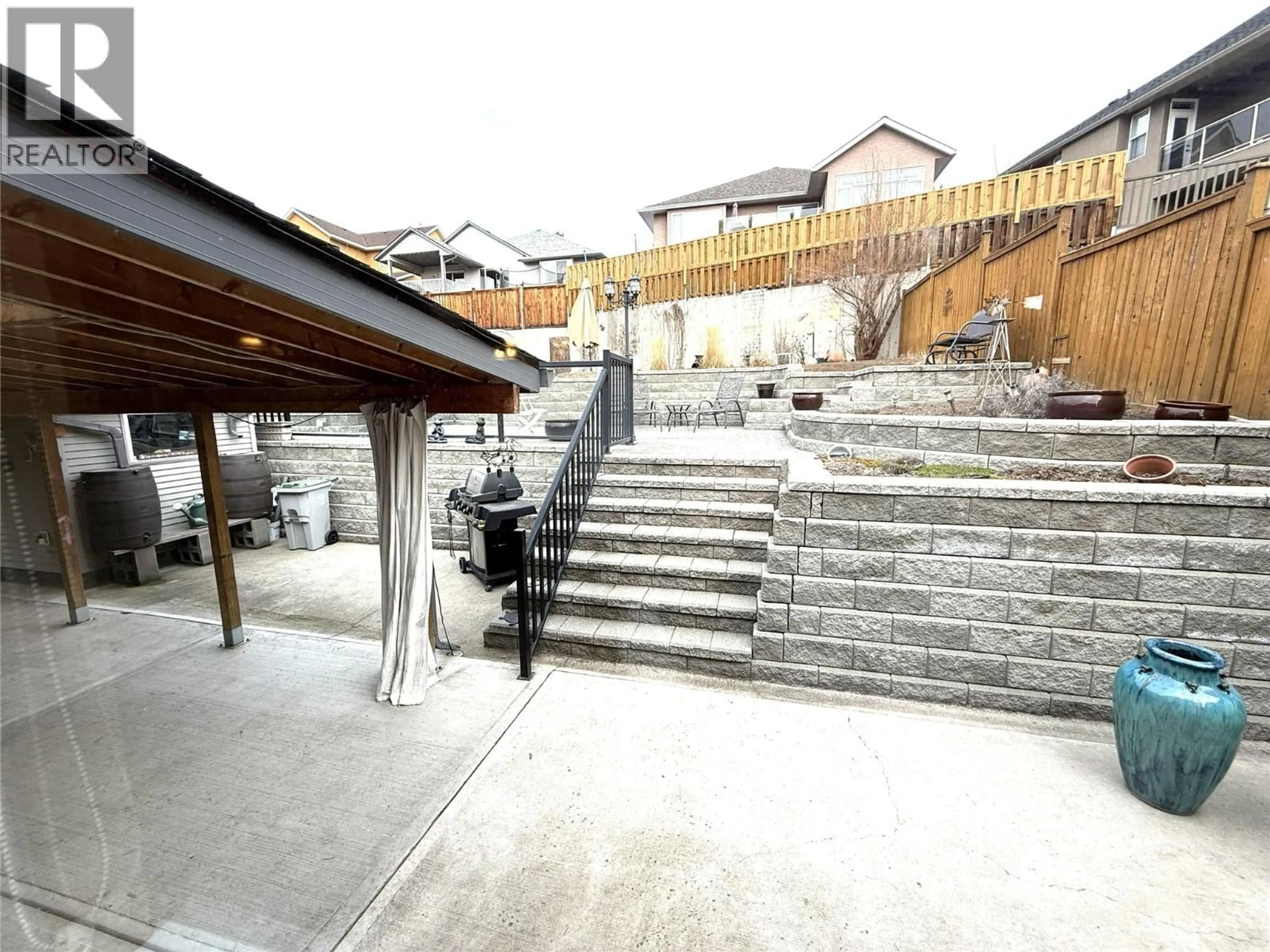 Patio, street for 1912 SASKATOON PLACE, Kamloops British Columbia V2E2T1