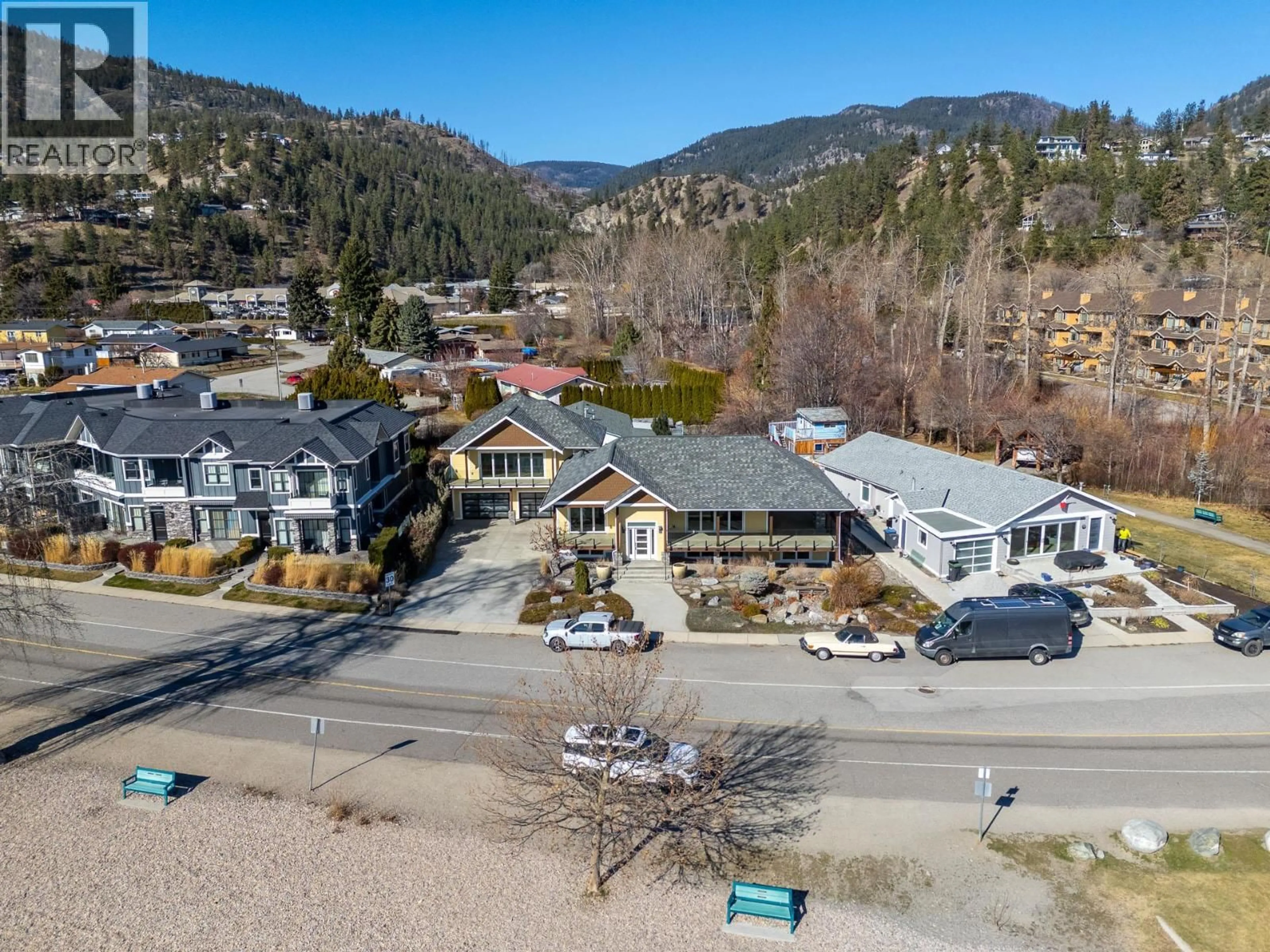 A pic from outside/outdoor area/front of a property/back of a property/a pic from drone, mountain view for 4020 BEACH AVENUE, Peachland British Columbia V0H1X6