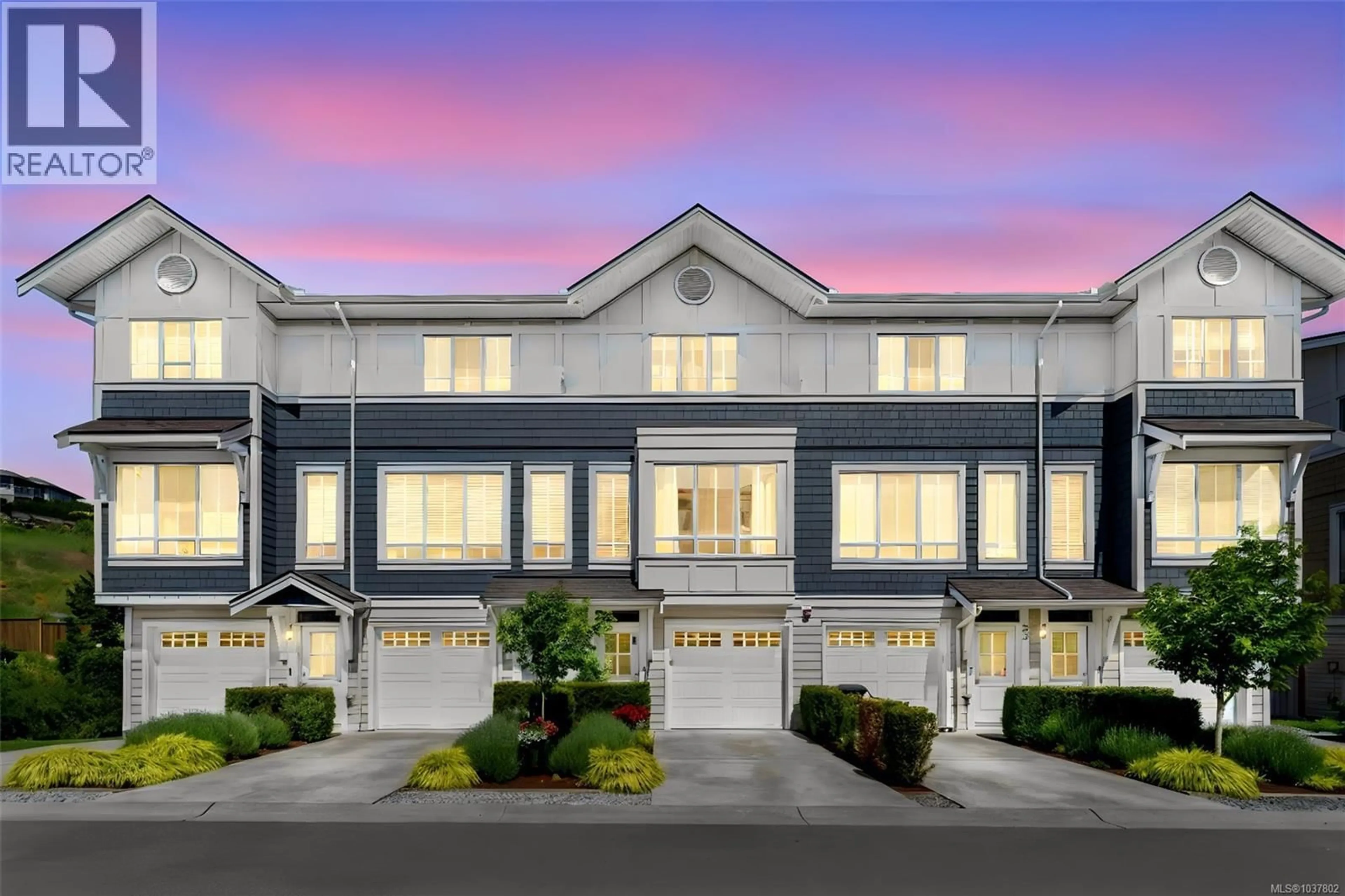 Home with vinyl exterior material, street for 20 - 370 LATORIA BOULEVARD, Colwood British Columbia V9C0N9