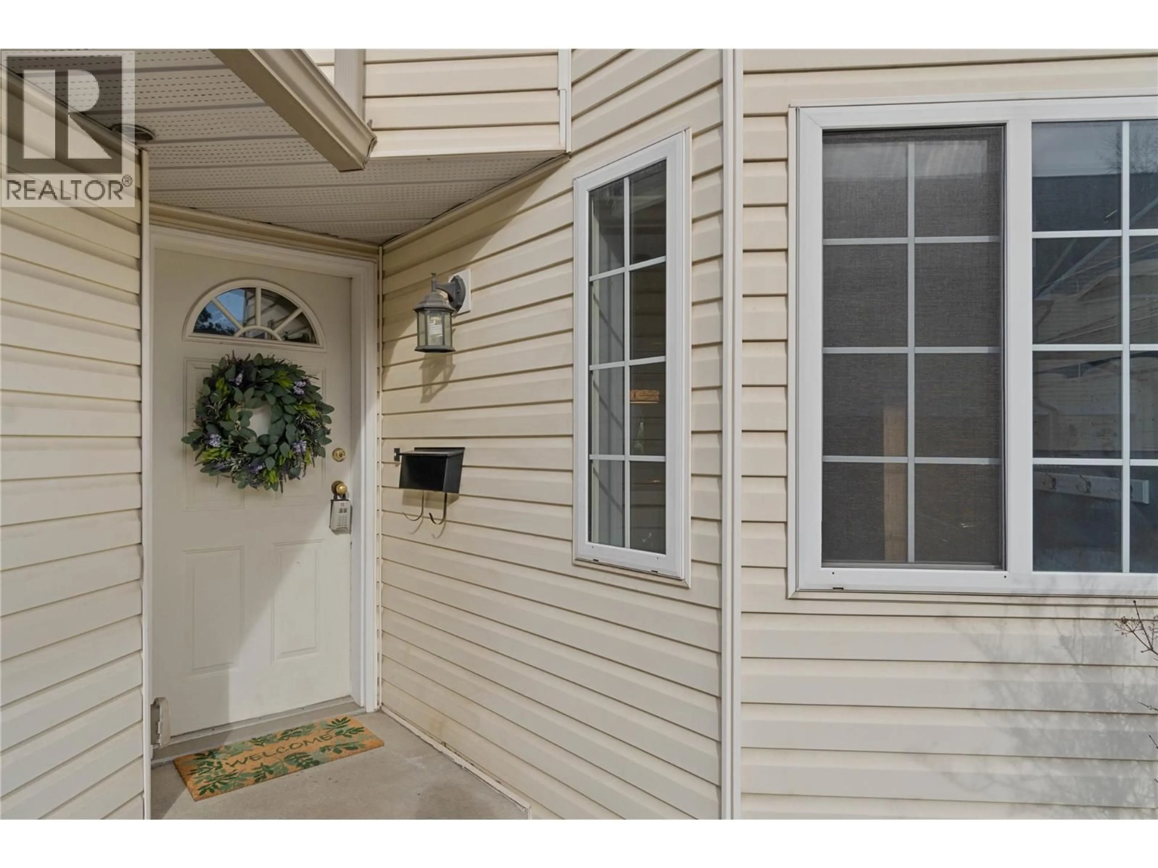 Indoor entryway for 40 - 2020 ROBSON PLACE, Kamloops British Columbia V2E2N2