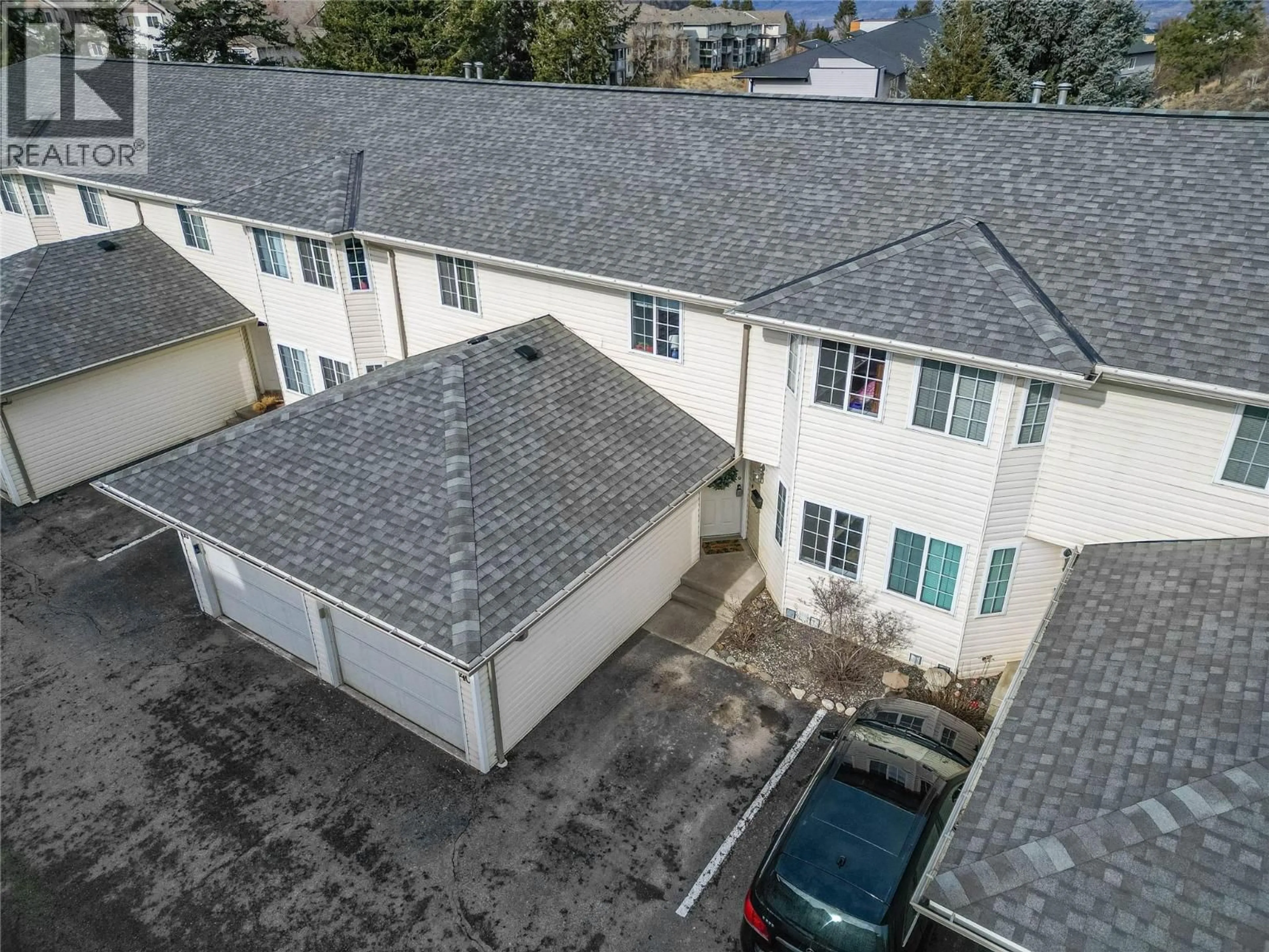 A pic from outside/outdoor area/front of a property/back of a property/a pic from drone, street for 40 - 2020 ROBSON PLACE, Kamloops British Columbia V2E2N2