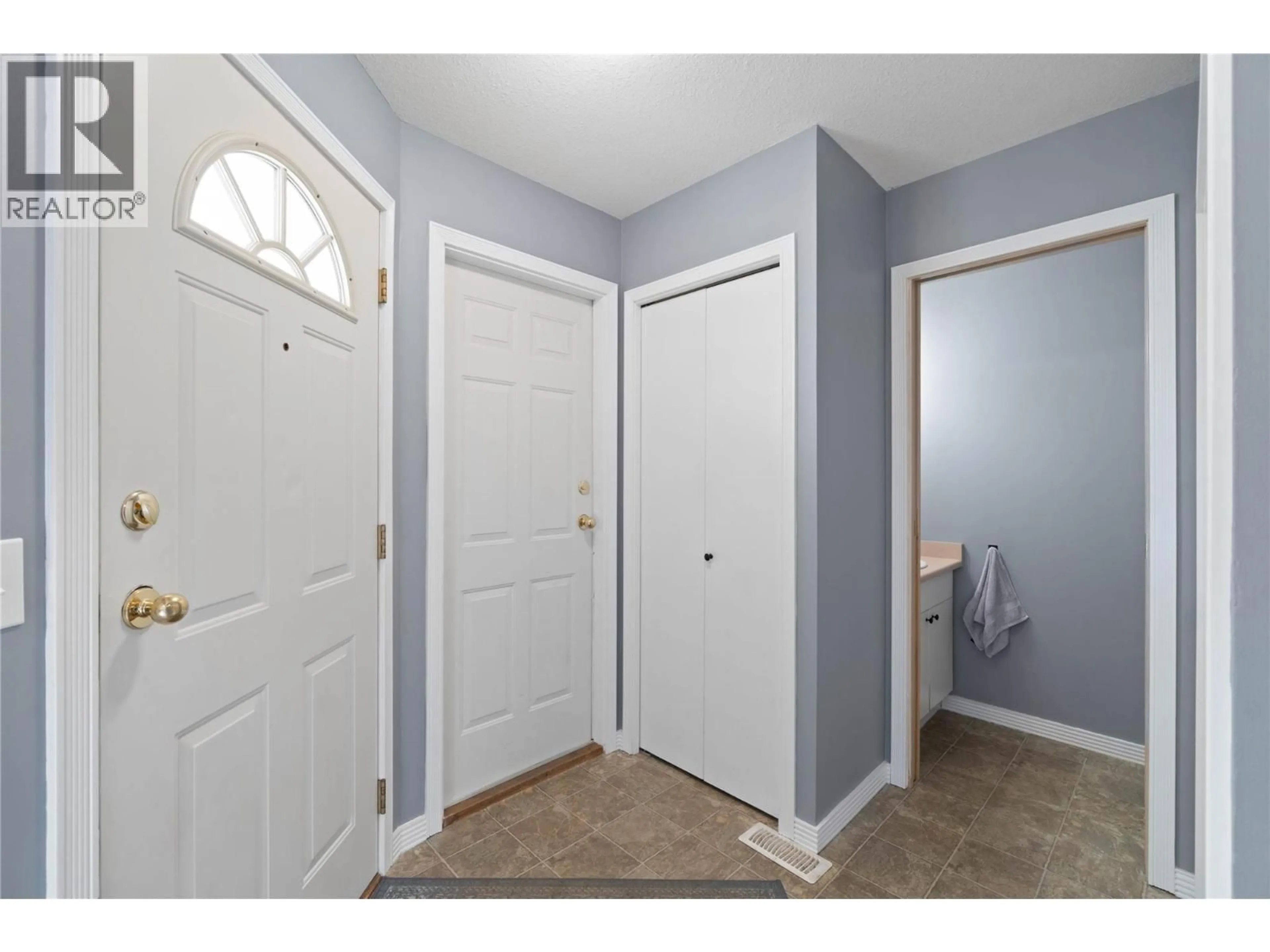 Indoor entryway for 40 - 2020 ROBSON PLACE, Kamloops British Columbia V2E2N2