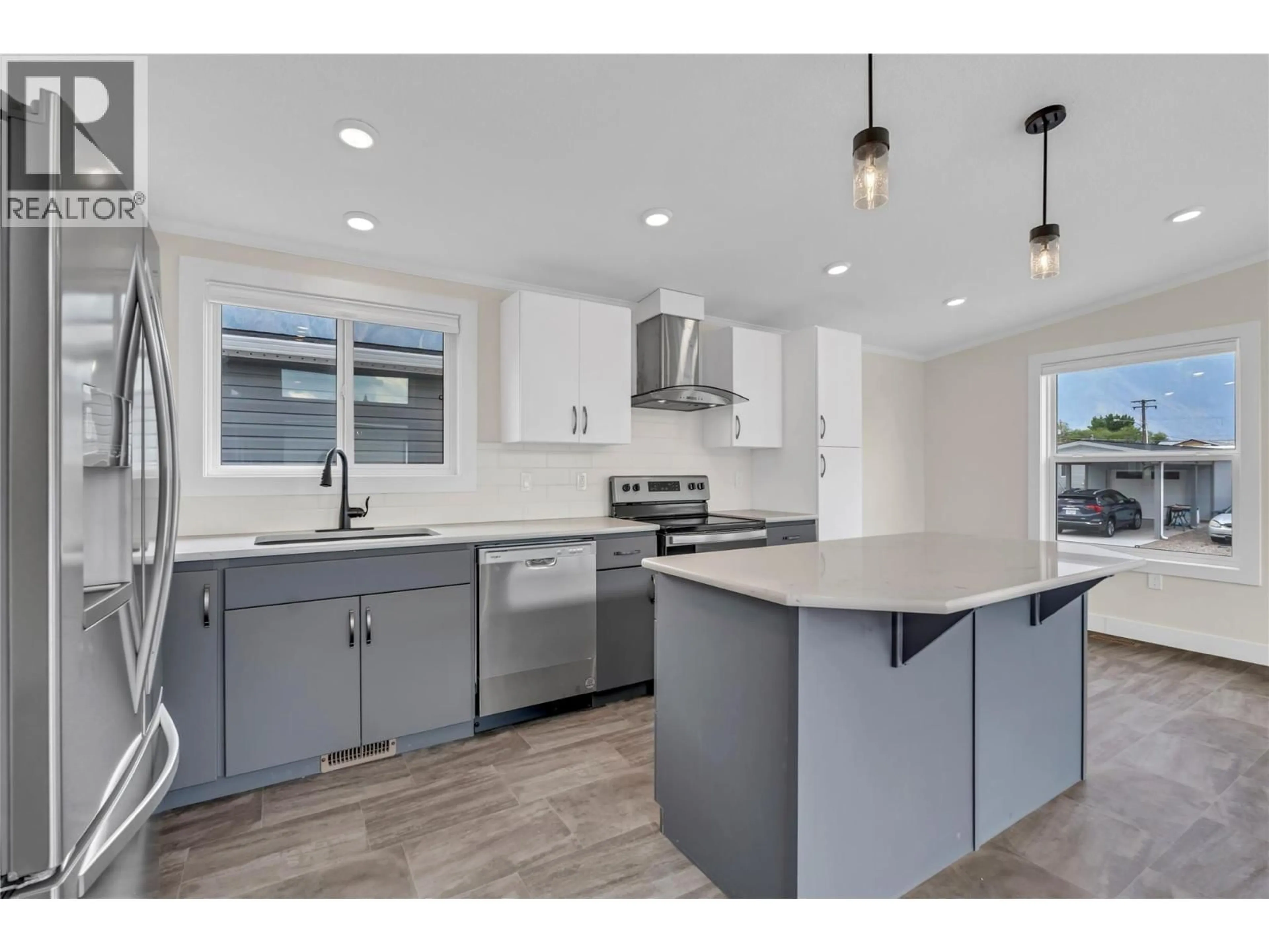 Open concept kitchen, unknown for 10 - 1118 MIDDLE BENCH ROAD, Keremeos British Columbia V0X1N2