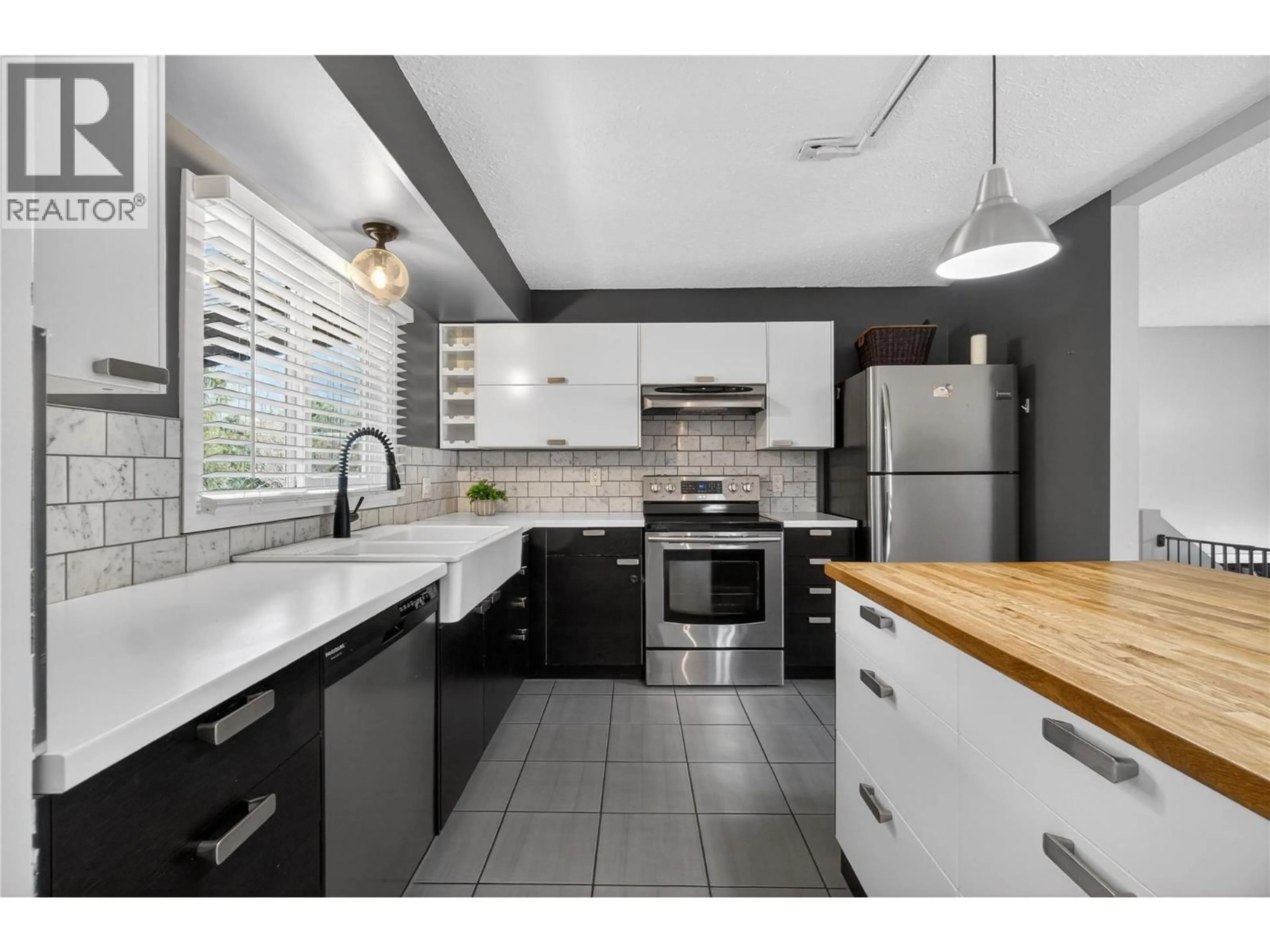 Open concept kitchen, ceramic/tile floor for 610 GILLIS AVENUE, Sicamous British Columbia V0E2V0