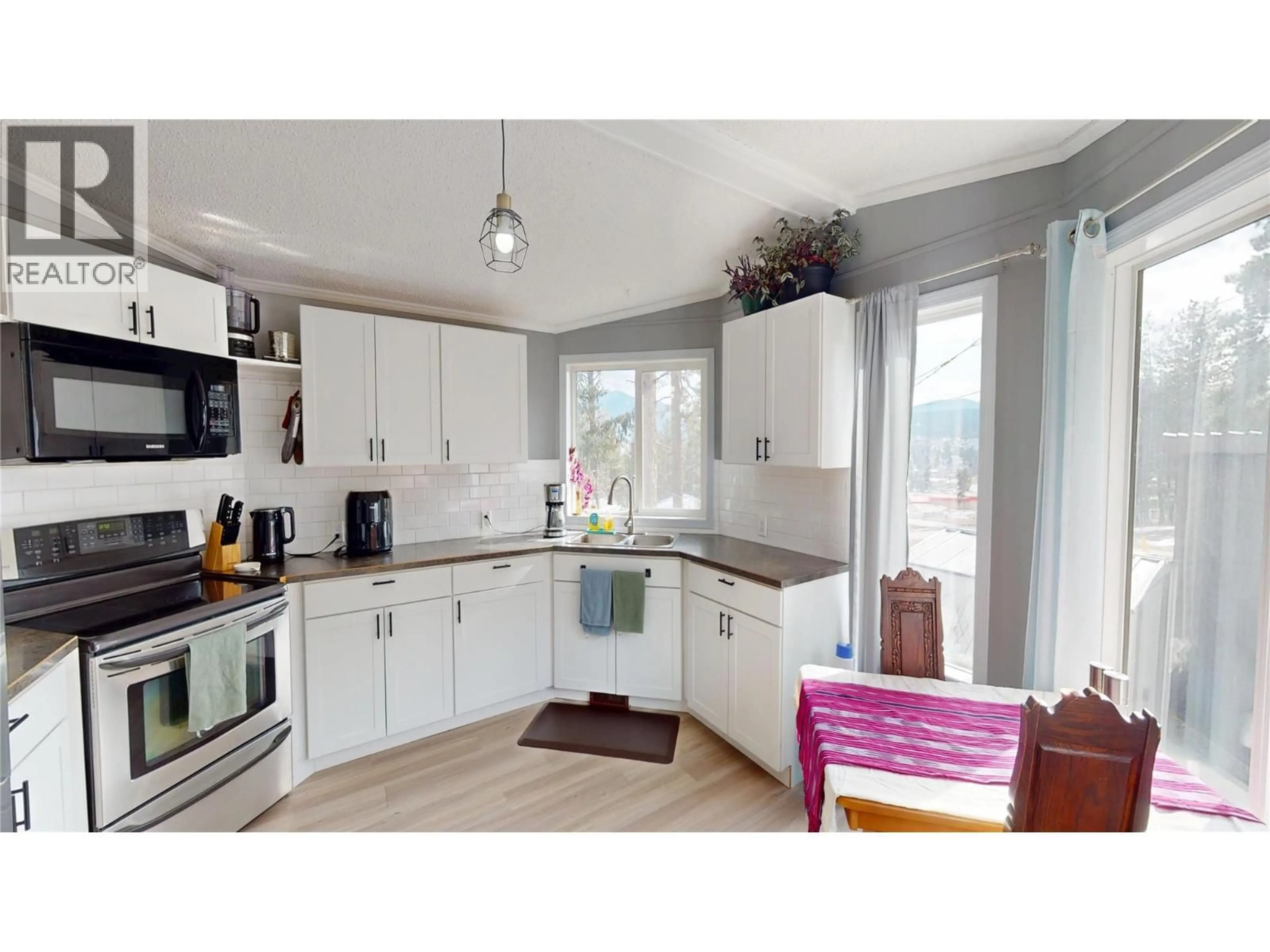 Open concept kitchen, unknown for 9 - 700 PATTERSON STREET WEST, Cranbrook British Columbia V1C6T5
