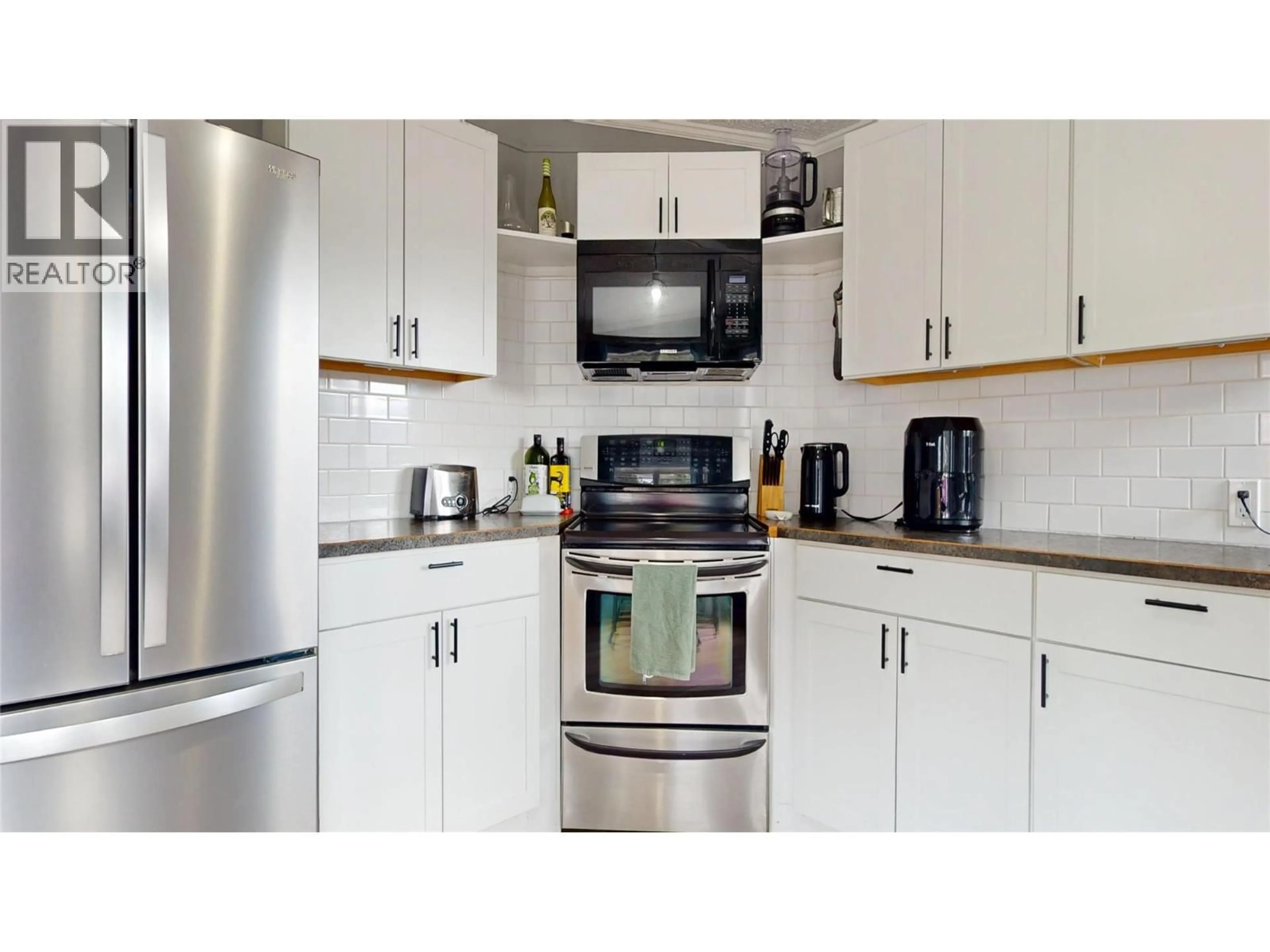 Standard kitchen, unknown for 9 - 700 PATTERSON STREET WEST, Cranbrook British Columbia V1C6T5