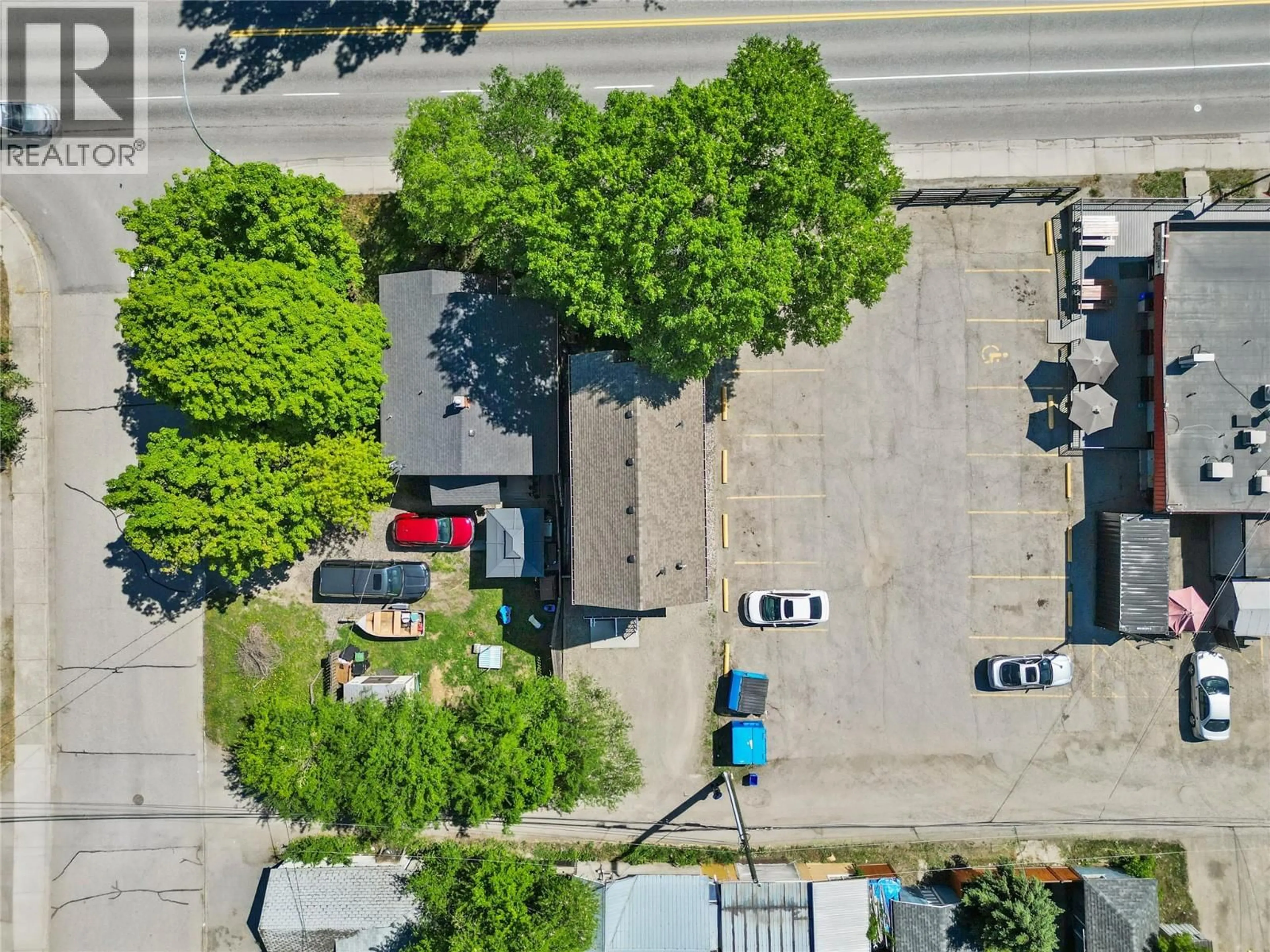 A pic from outside/outdoor area/front of a property/back of a property/a pic from drone, street for 1606 32 STREET, Vernon British Columbia V1T5K5