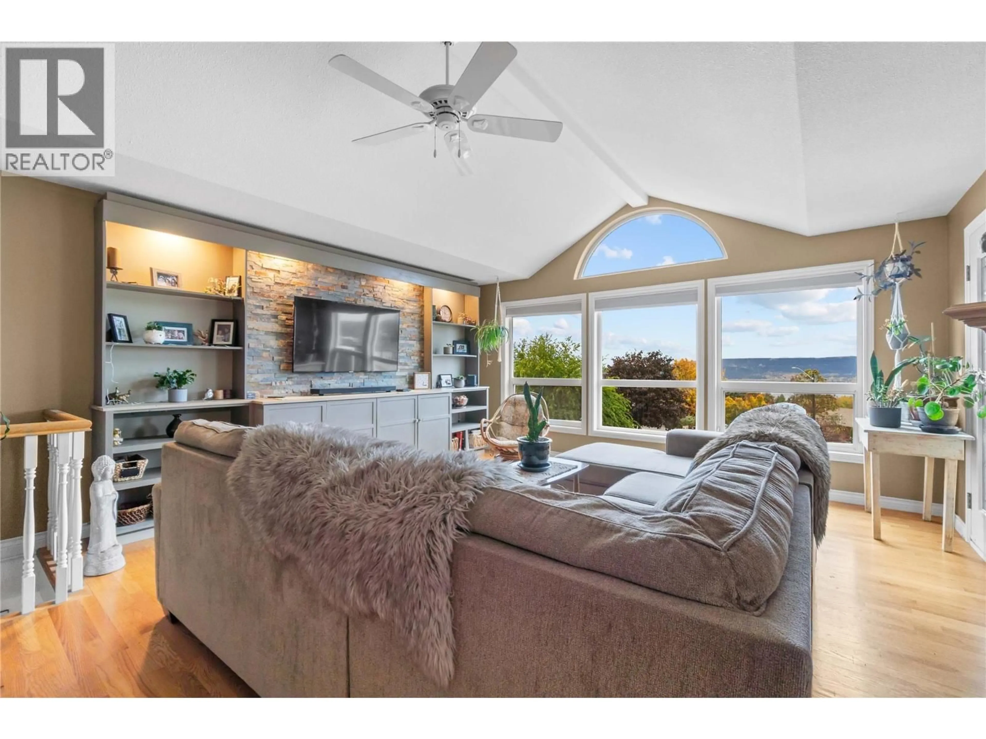 Unknown for 2270 3 AVENUE SOUTHEAST, Salmon Arm British Columbia V1E1K1