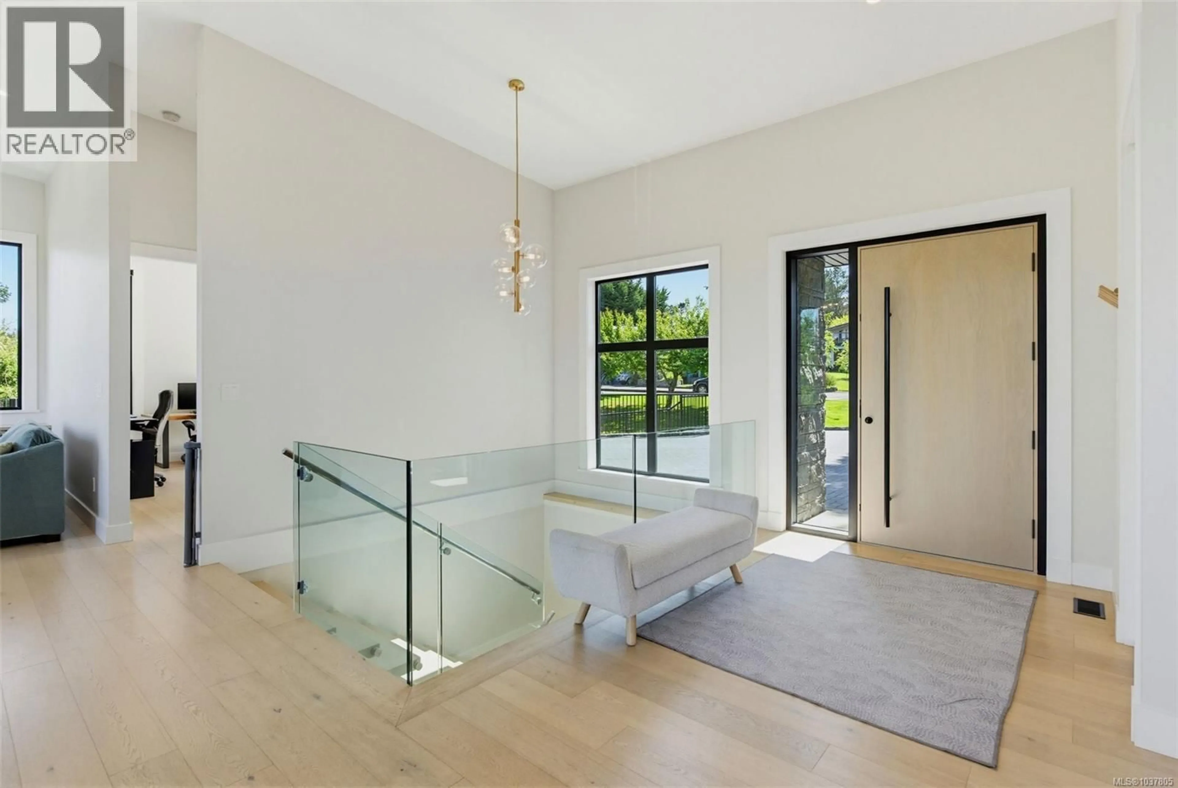 Indoor foyer for 29 BRIGADOON PLACE, View Royal British Columbia V9B1J7