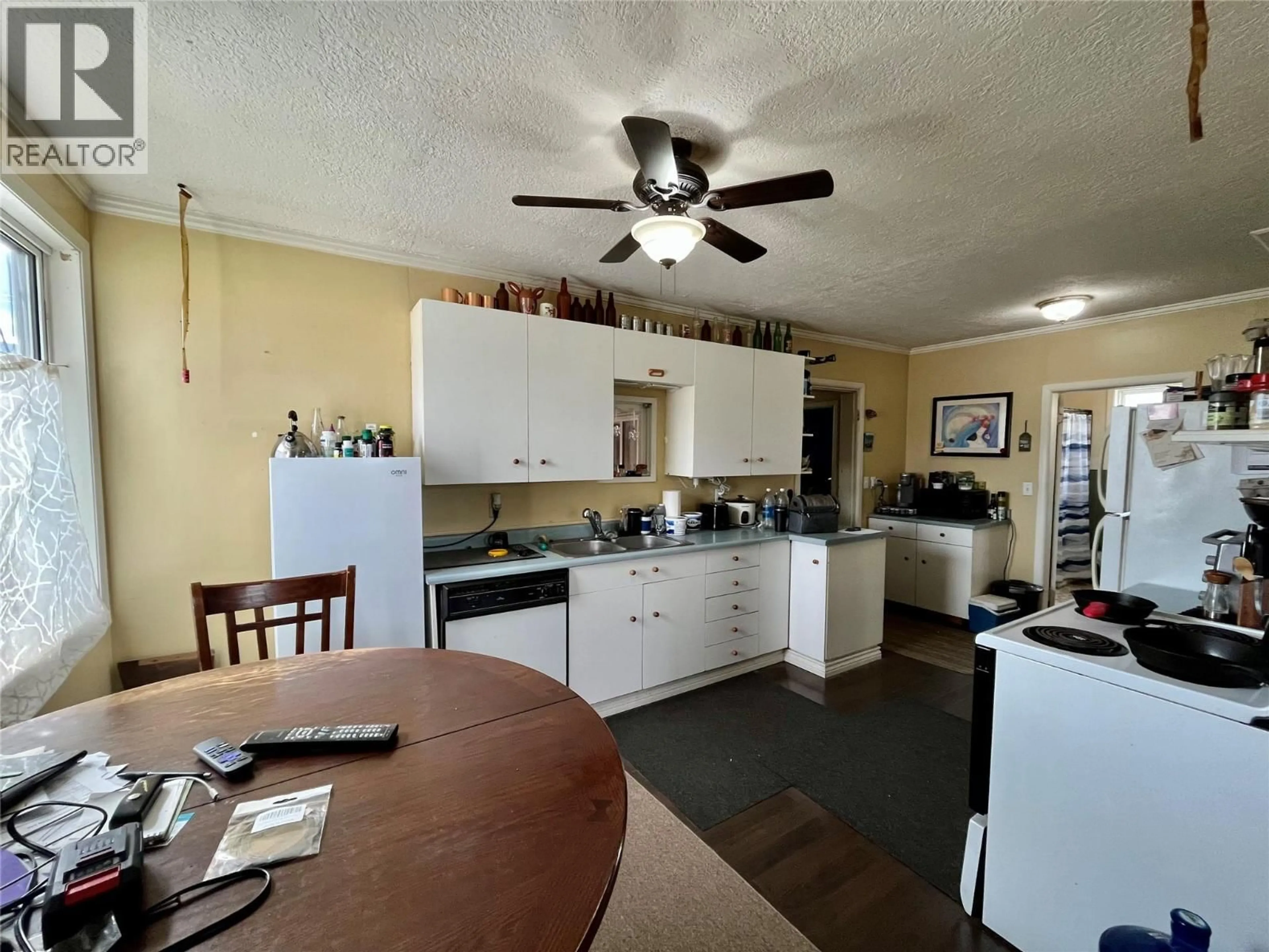 Standard kitchen, unknown for 302 6TH AVENUE NORTHWEST, Nakusp British Columbia V0G1R0