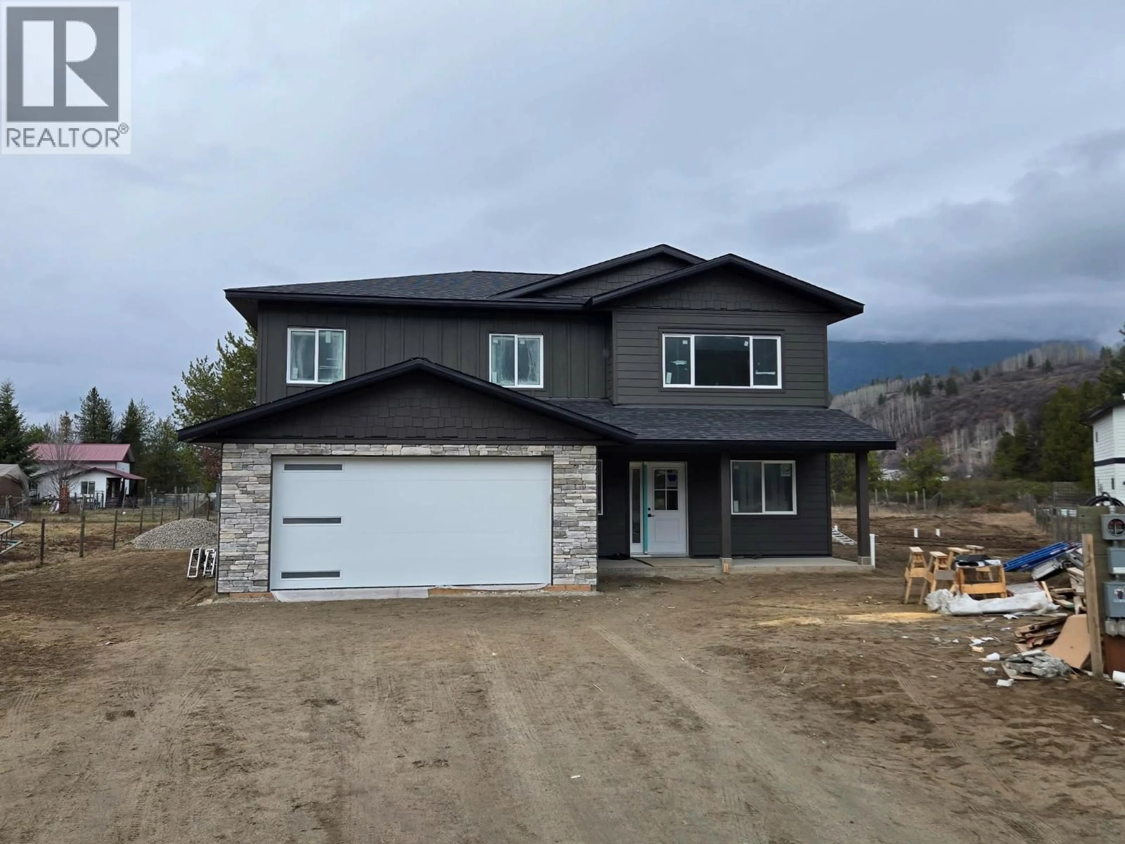 Home with vinyl exterior material, unknown for 319 ELKVIEW TRAIL, Castlegar British Columbia V1N4L5