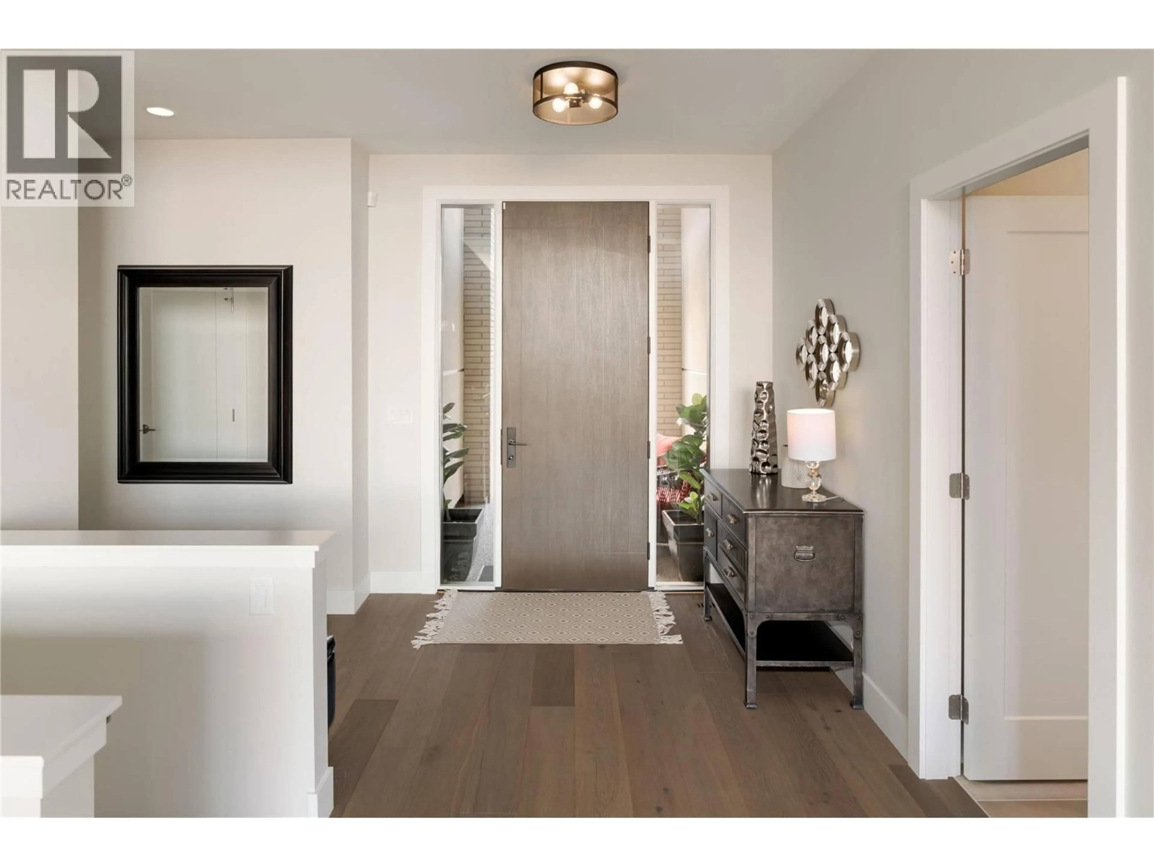 Indoor entryway for 456 SPARROW HAWK COURT, Kelowna British Columbia V1W0A6