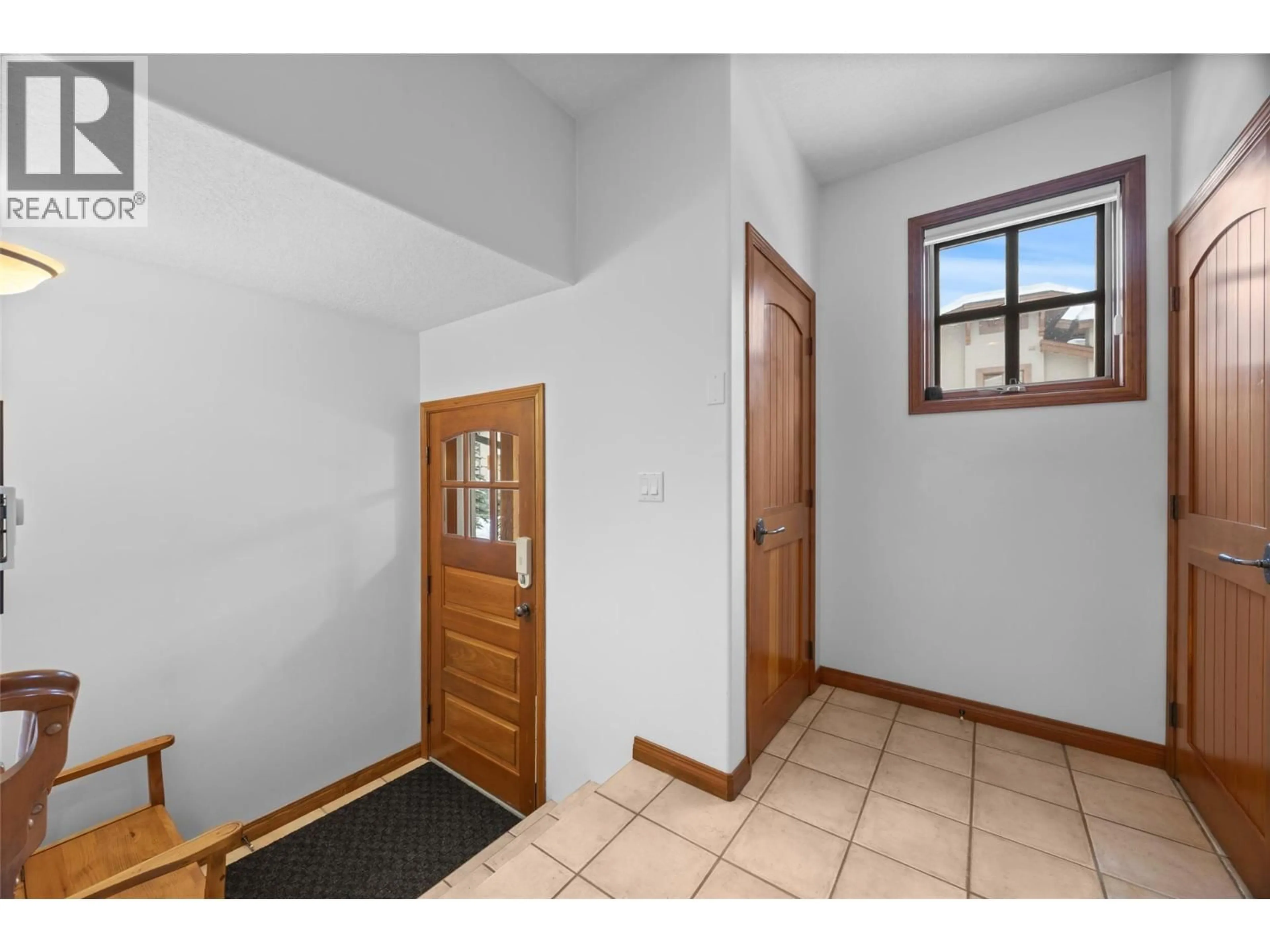 Indoor entryway for 33 - 6000 VALLEY DRIVE, Sun Peaks British Columbia V0E5N0