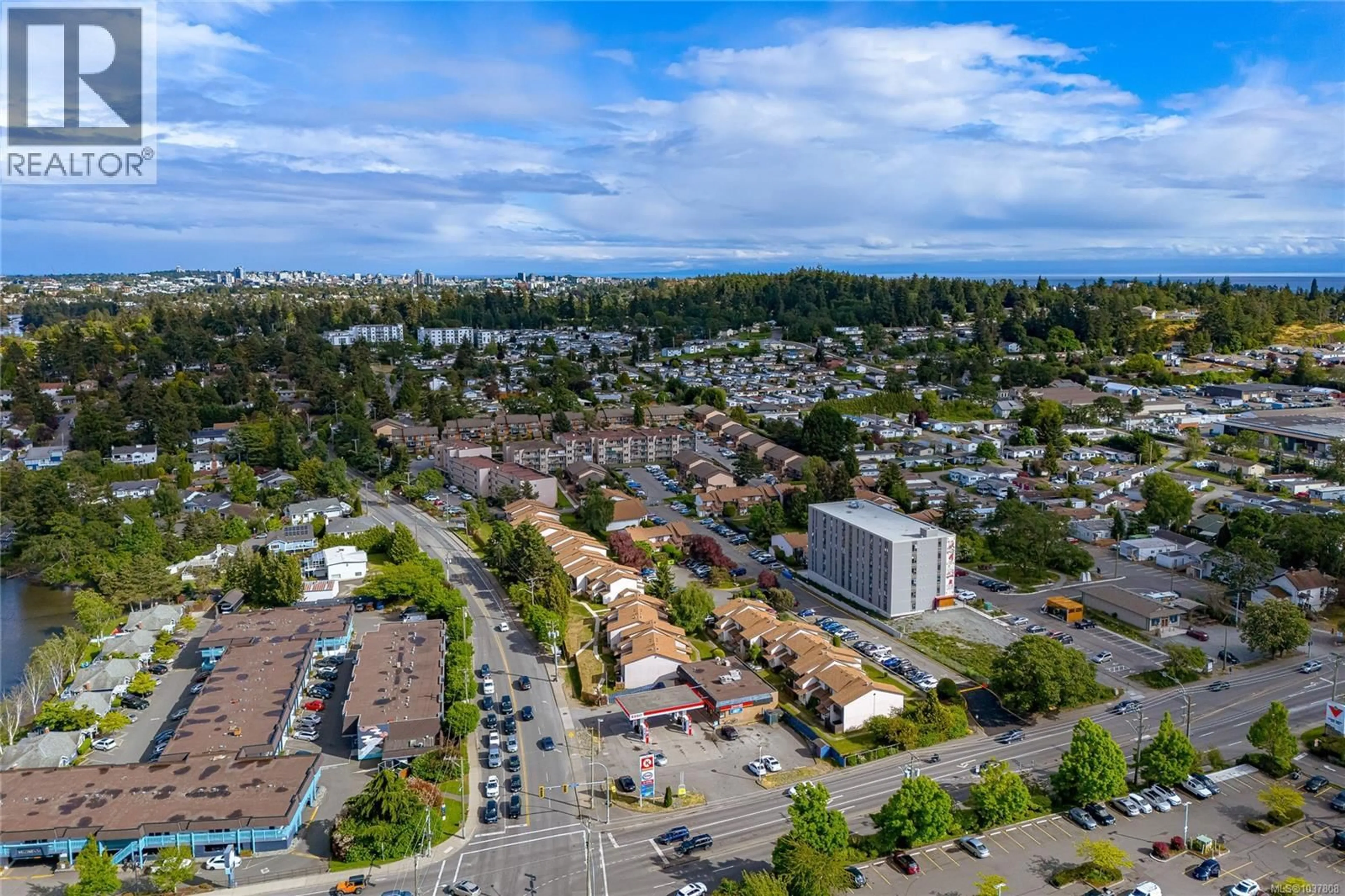 A pic from outside/outdoor area/front of a property/back of a property/a pic from drone, street for 24 - 1506 ADMIRALS ROAD, View Royal British Columbia V9A7B1