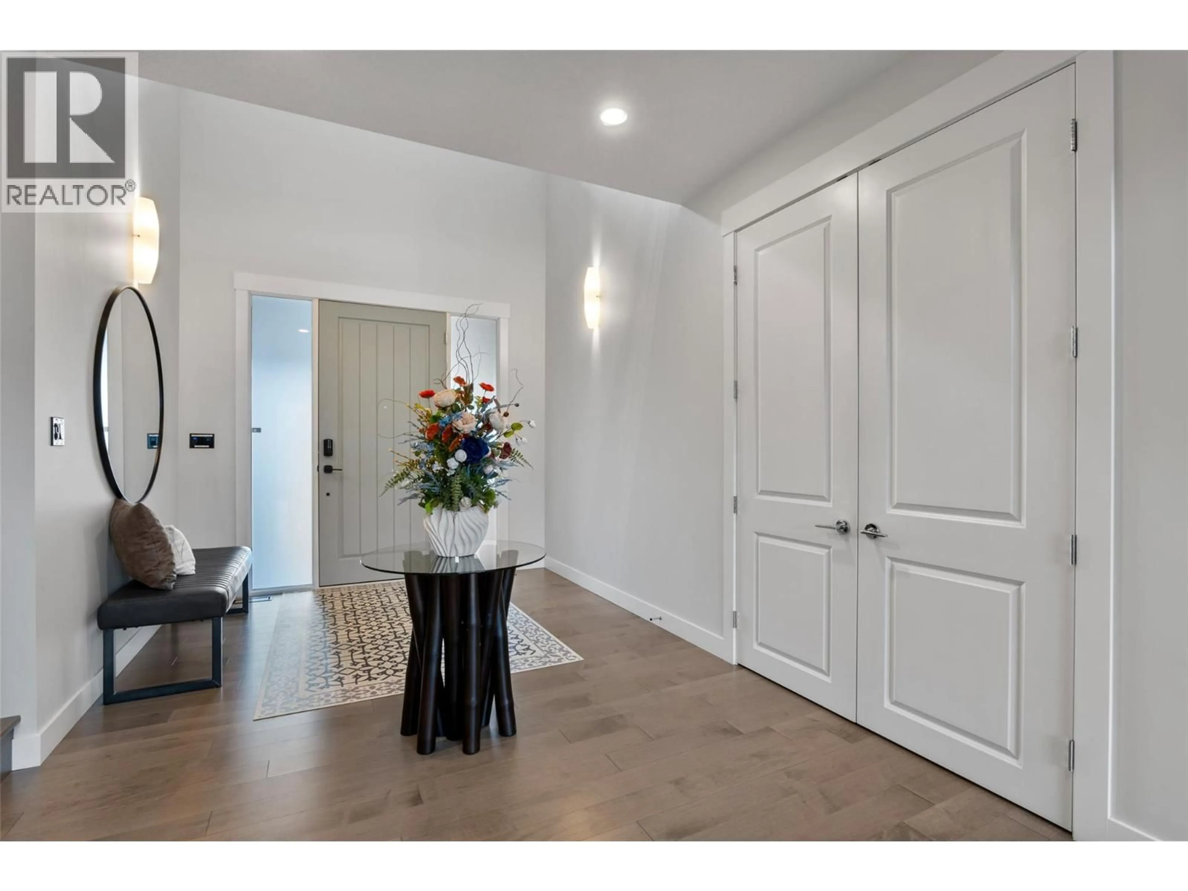 Indoor entryway for 229 HOLLOWAY DRIVE, Kamloops British Columbia V1S0B3