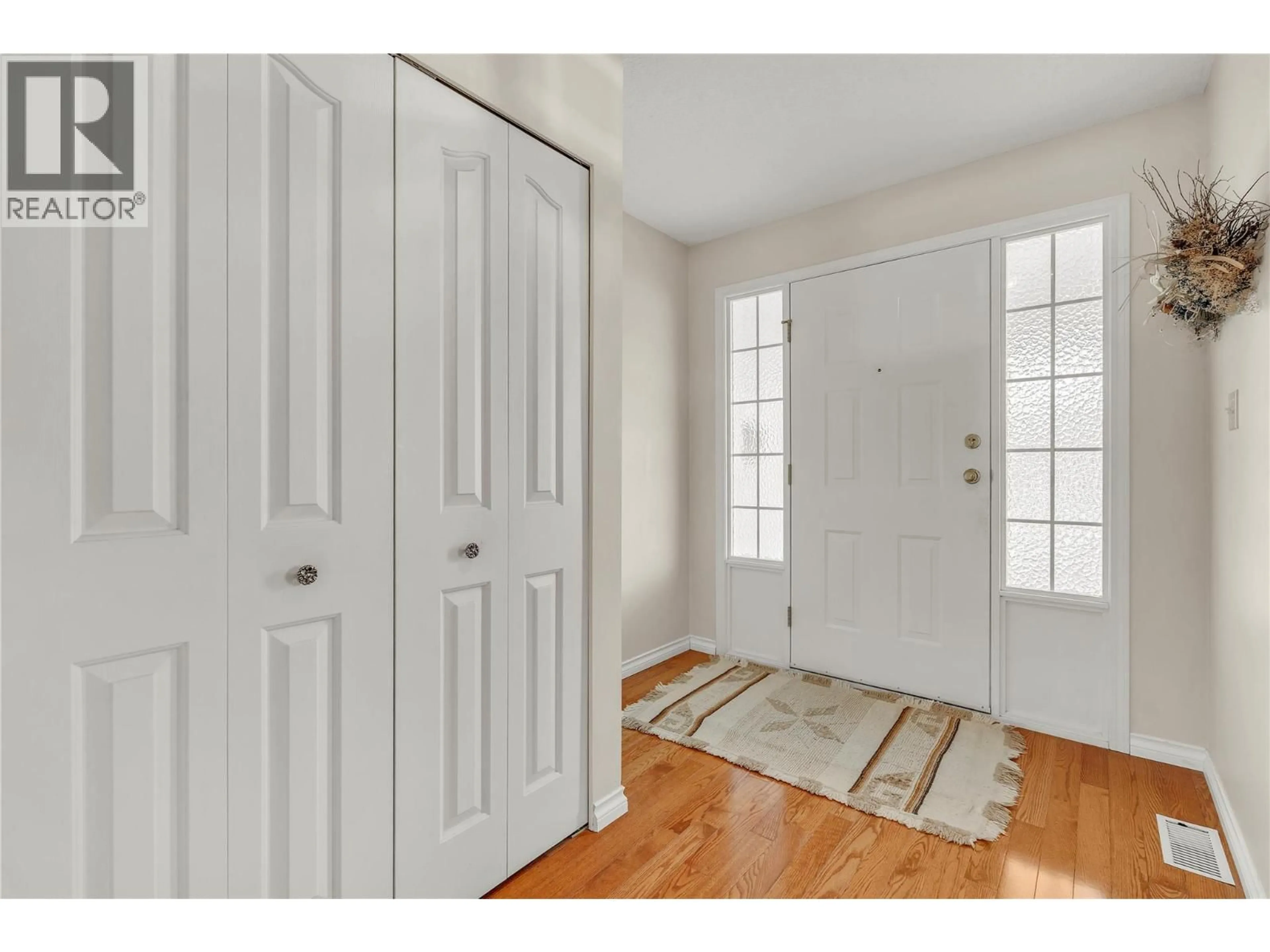 Indoor entryway for 136 ROGERS CRESCENT, Penticton British Columbia V2A8E6