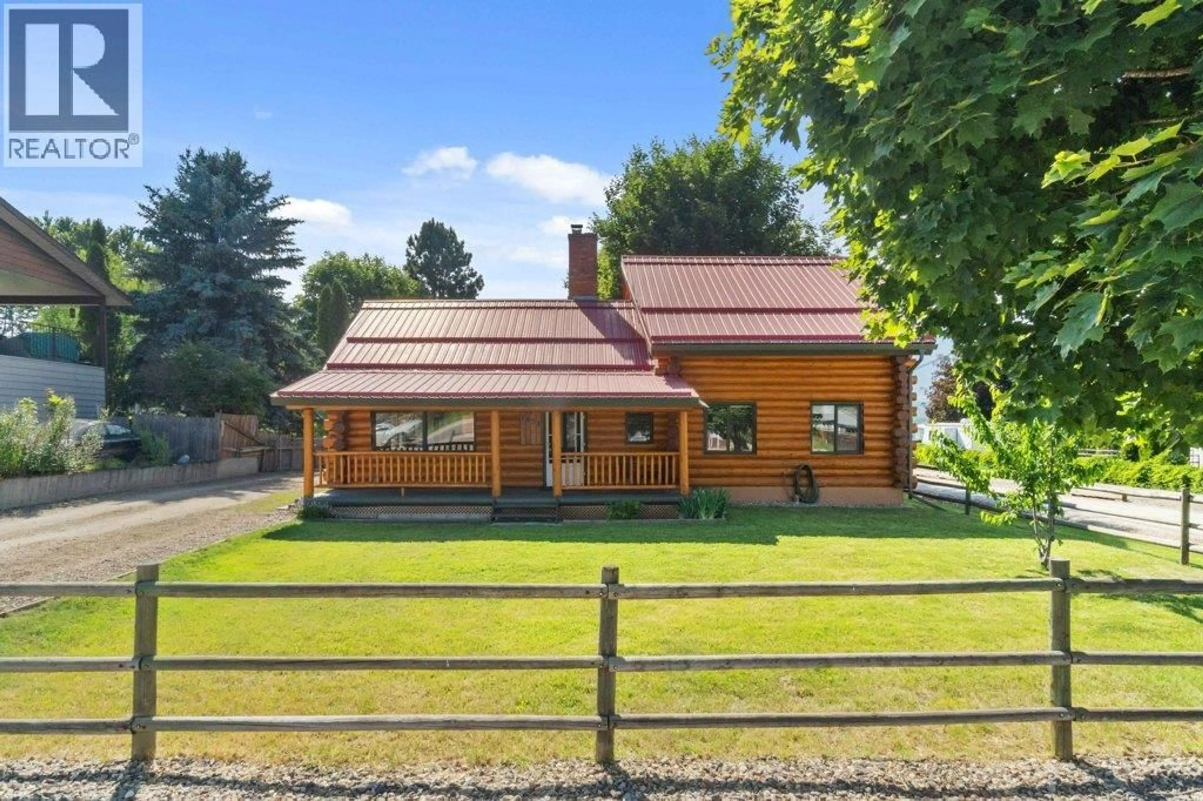 A pic from outside/outdoor area/front of a property/back of a property/a pic from drone, building for 1421 10 STREET SOUTHWEST, Salmon Arm British Columbia V1E1T2