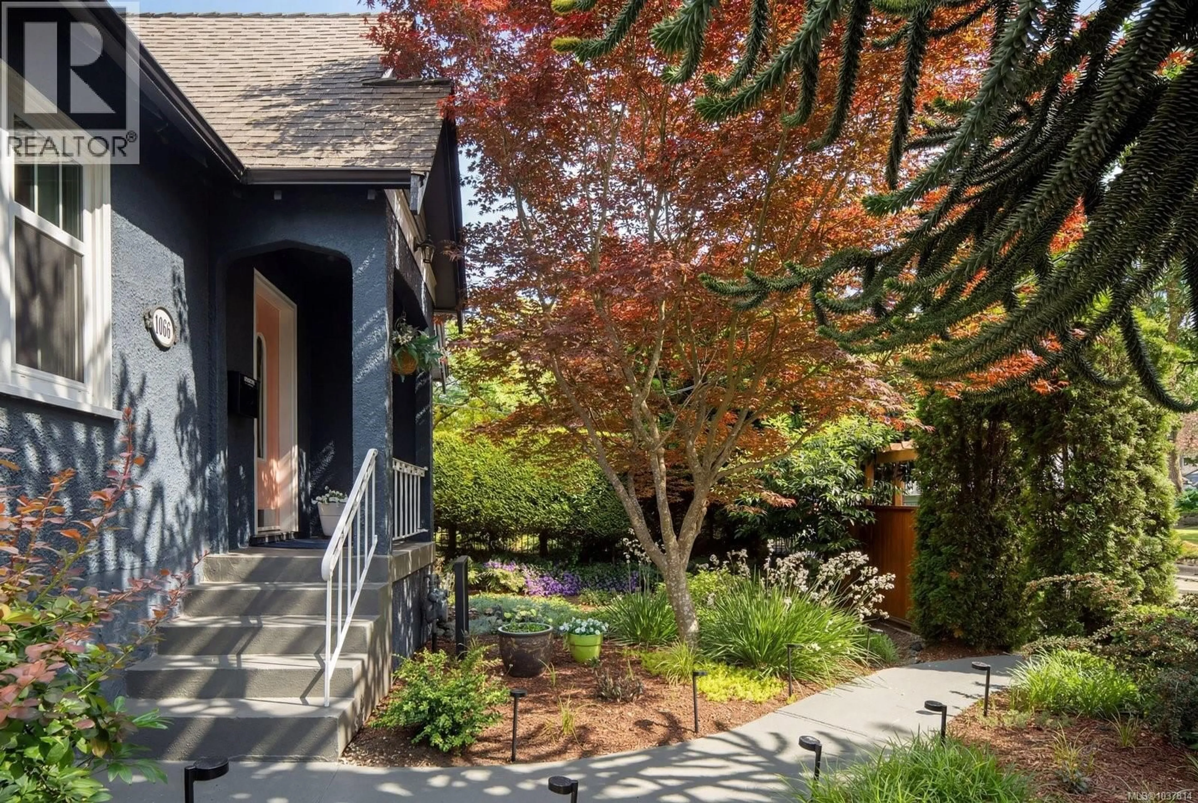 Unknown for 1066 FINLAYSON STREET, Victoria British Columbia V8T2T7
