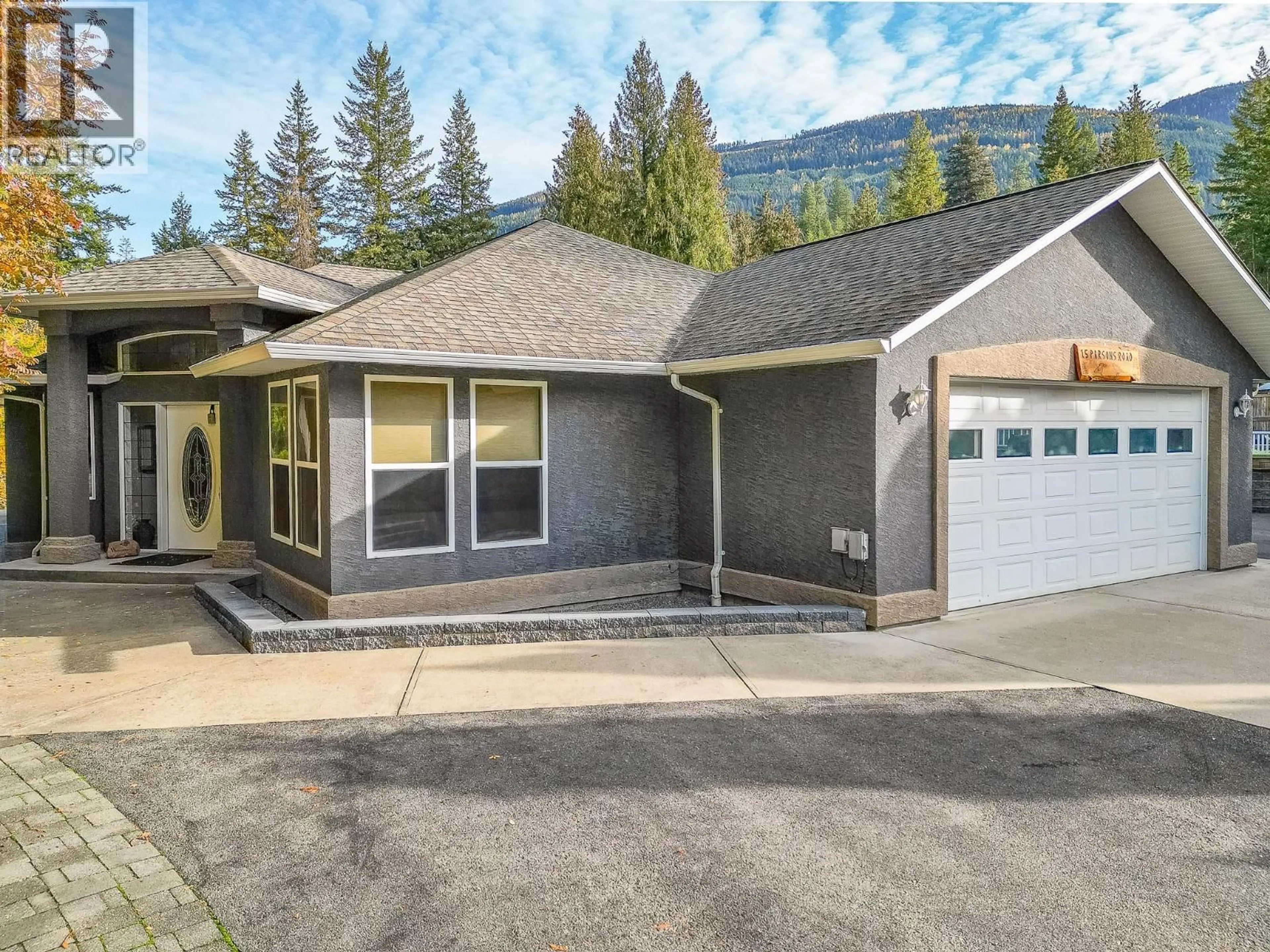 Home with vinyl exterior material, mountain view for 15 PARSONS ROAD, Mara British Columbia V0E2K0
