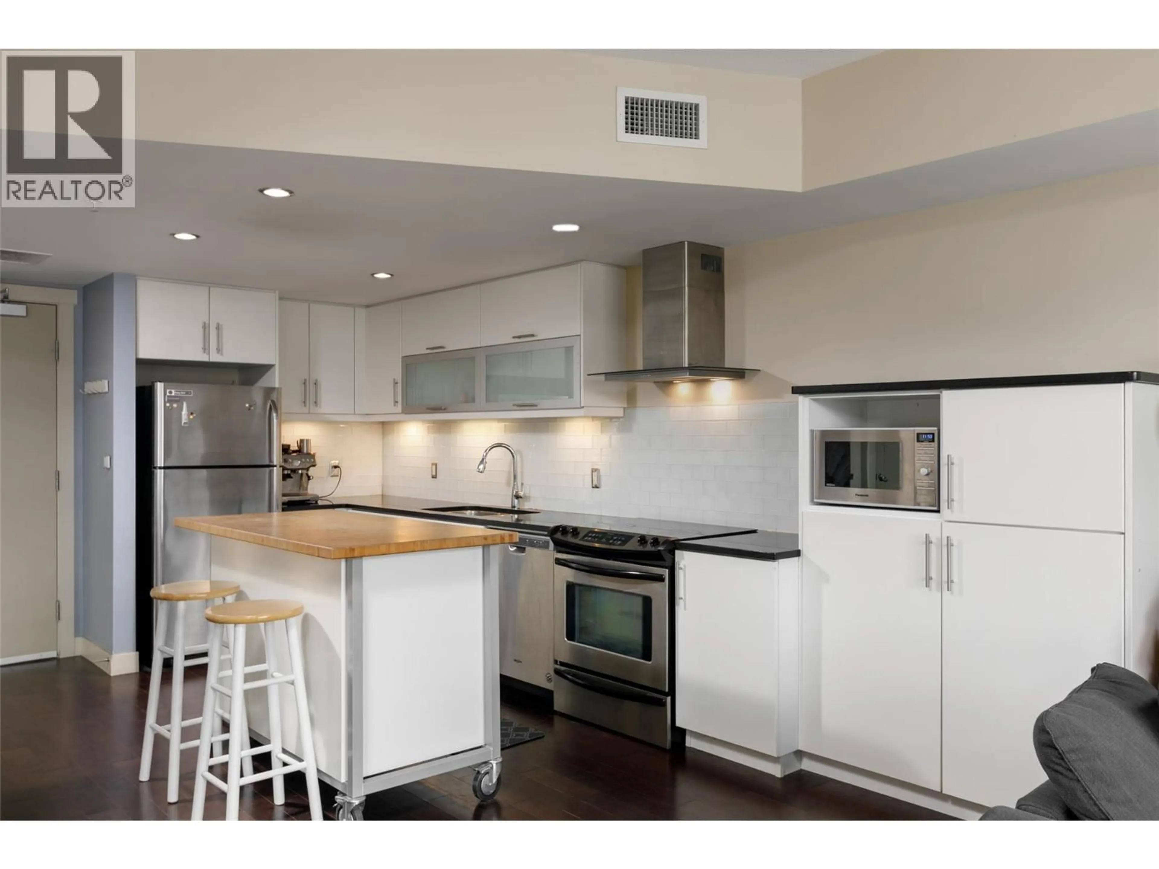 Open concept kitchen, unknown for 203 - 700 MARTIN AVENUE, Kelowna British Columbia V1Y6V3